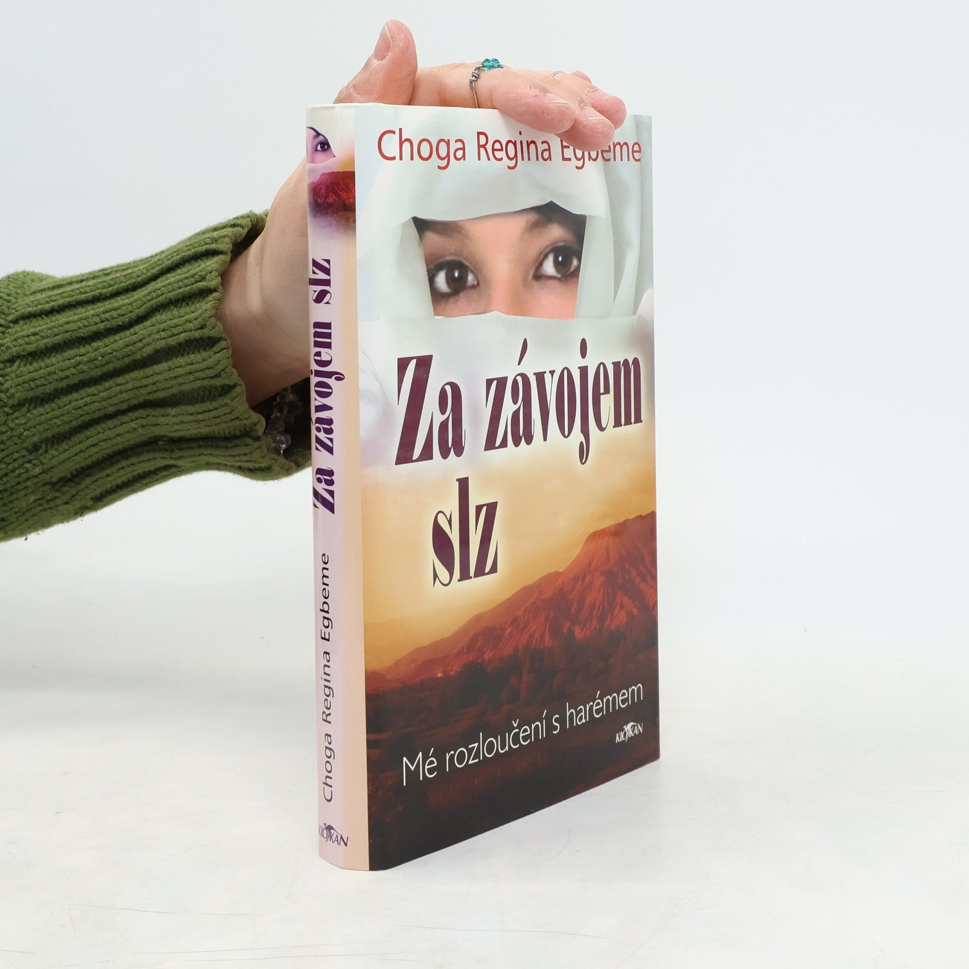 Choga Regina Egbeme Za závojem slz