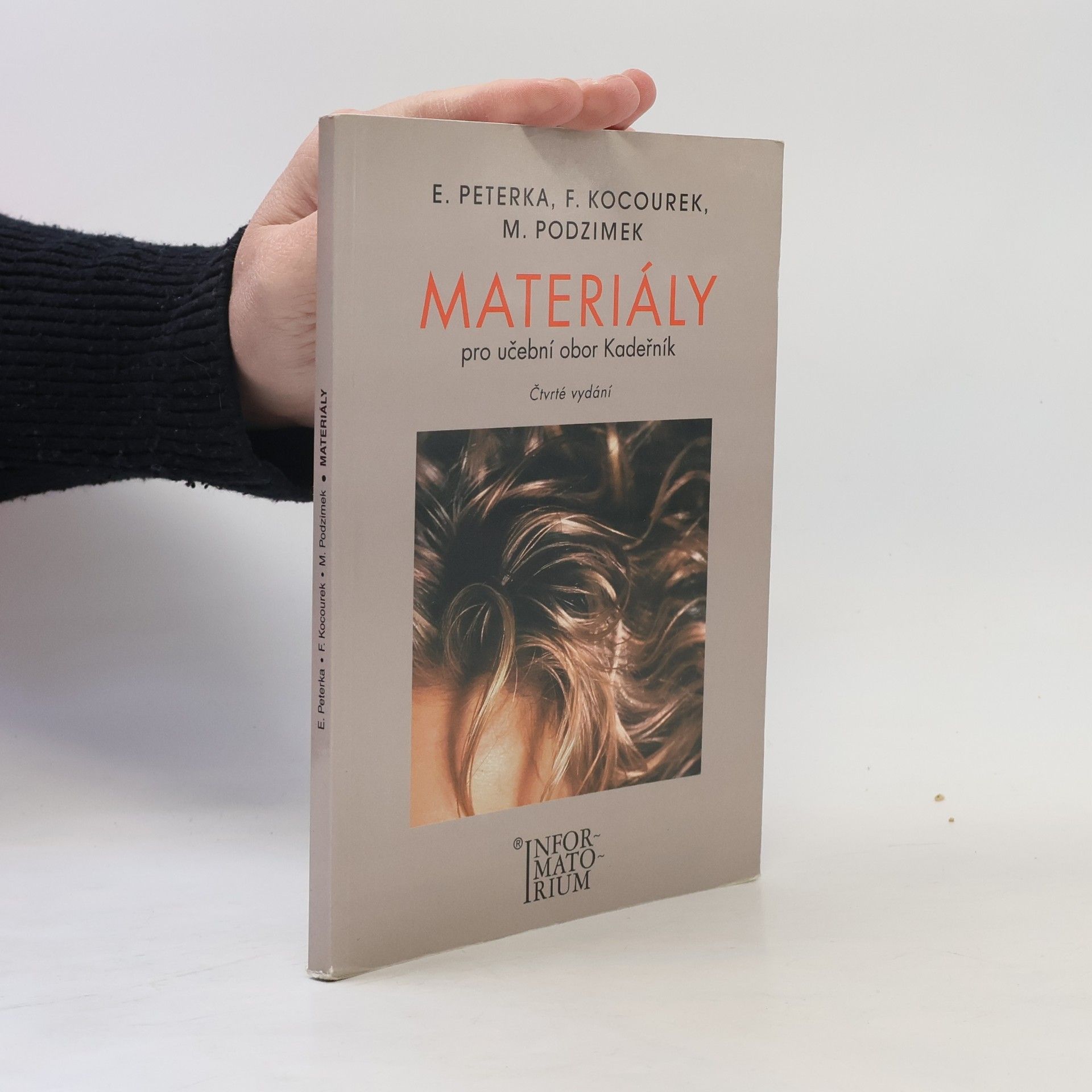 Materiály pro učební obor Kadeřník