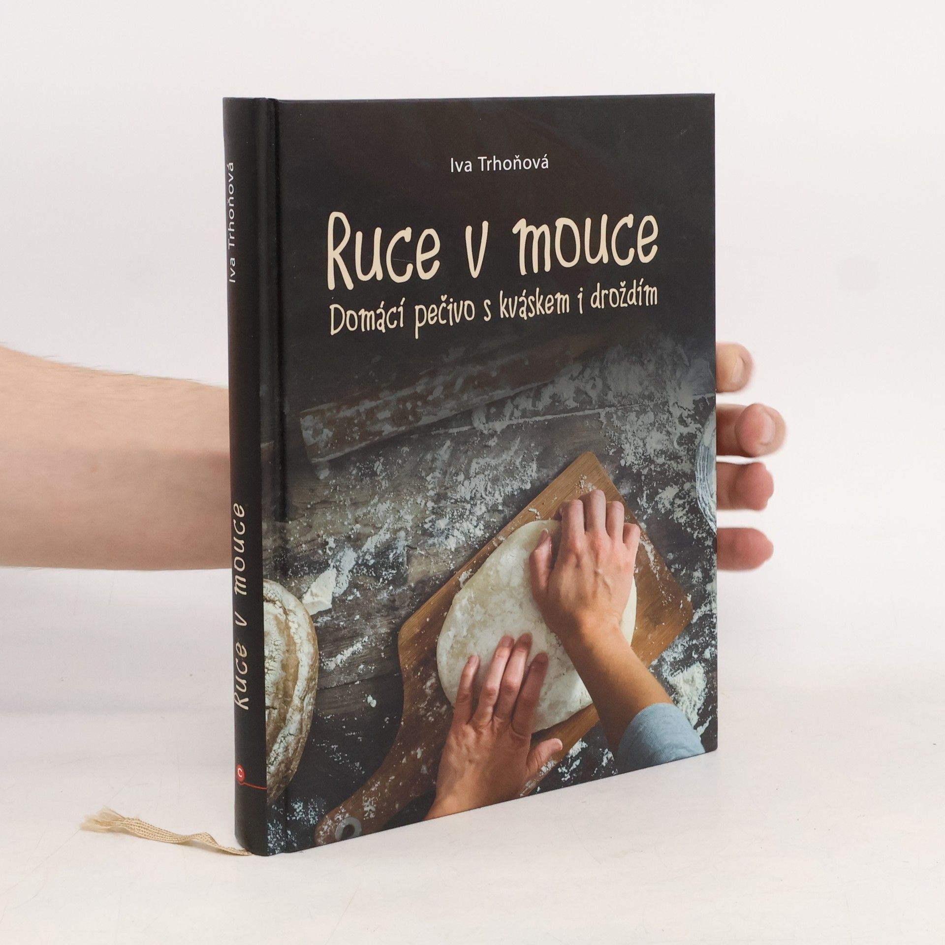 Iva Trhoňová Ruce v mouce
