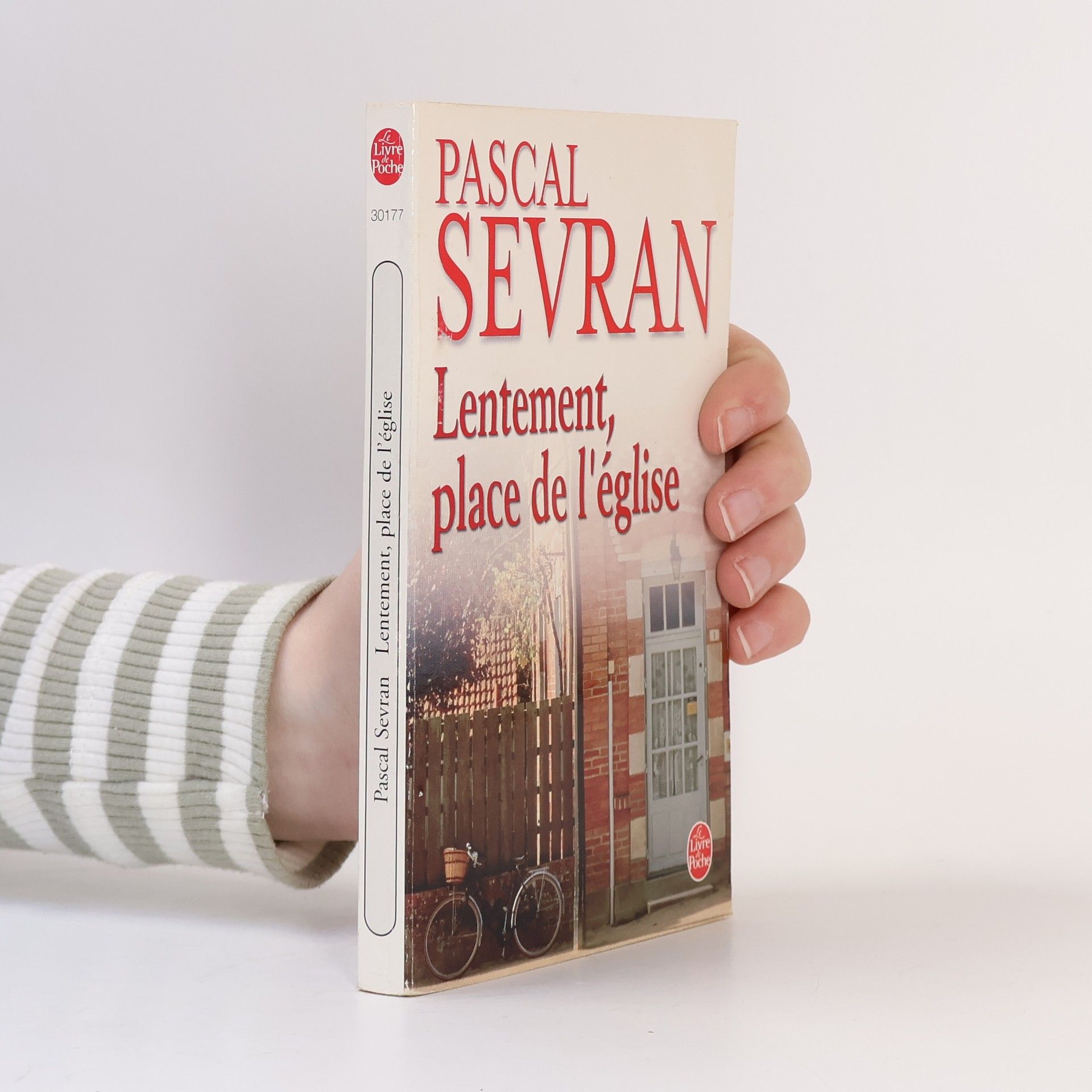 Pascal Sevran Le Livre de Poche: Lentement place de l'église