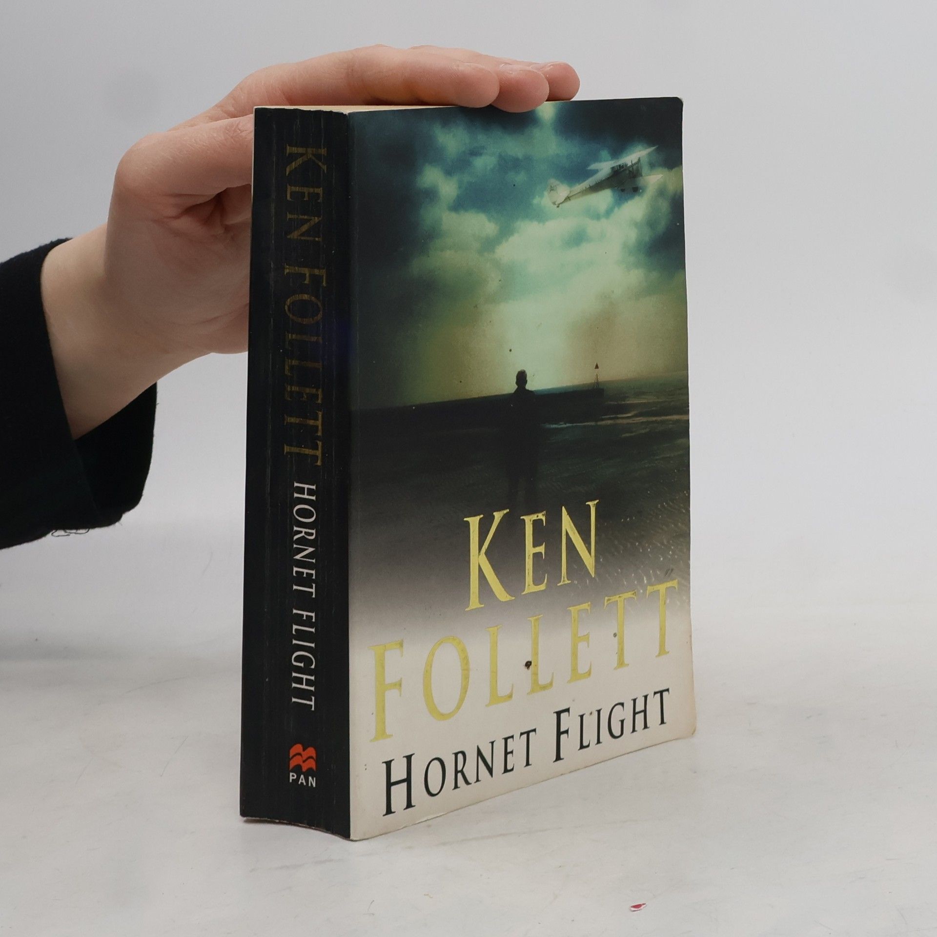 Ken Follett Hornet flight