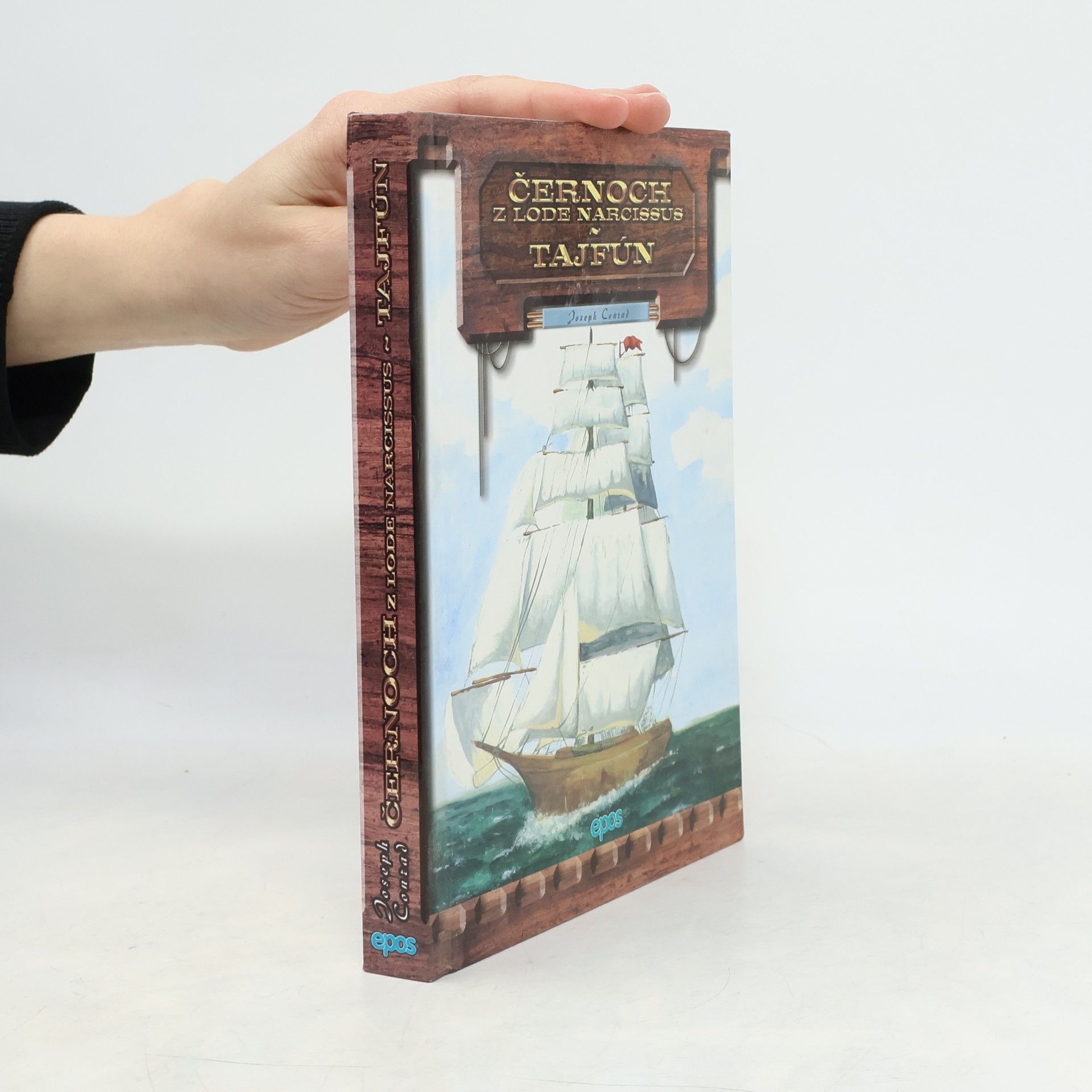 Joseph Conrad Černoch z lode Narcissus / Tajfún