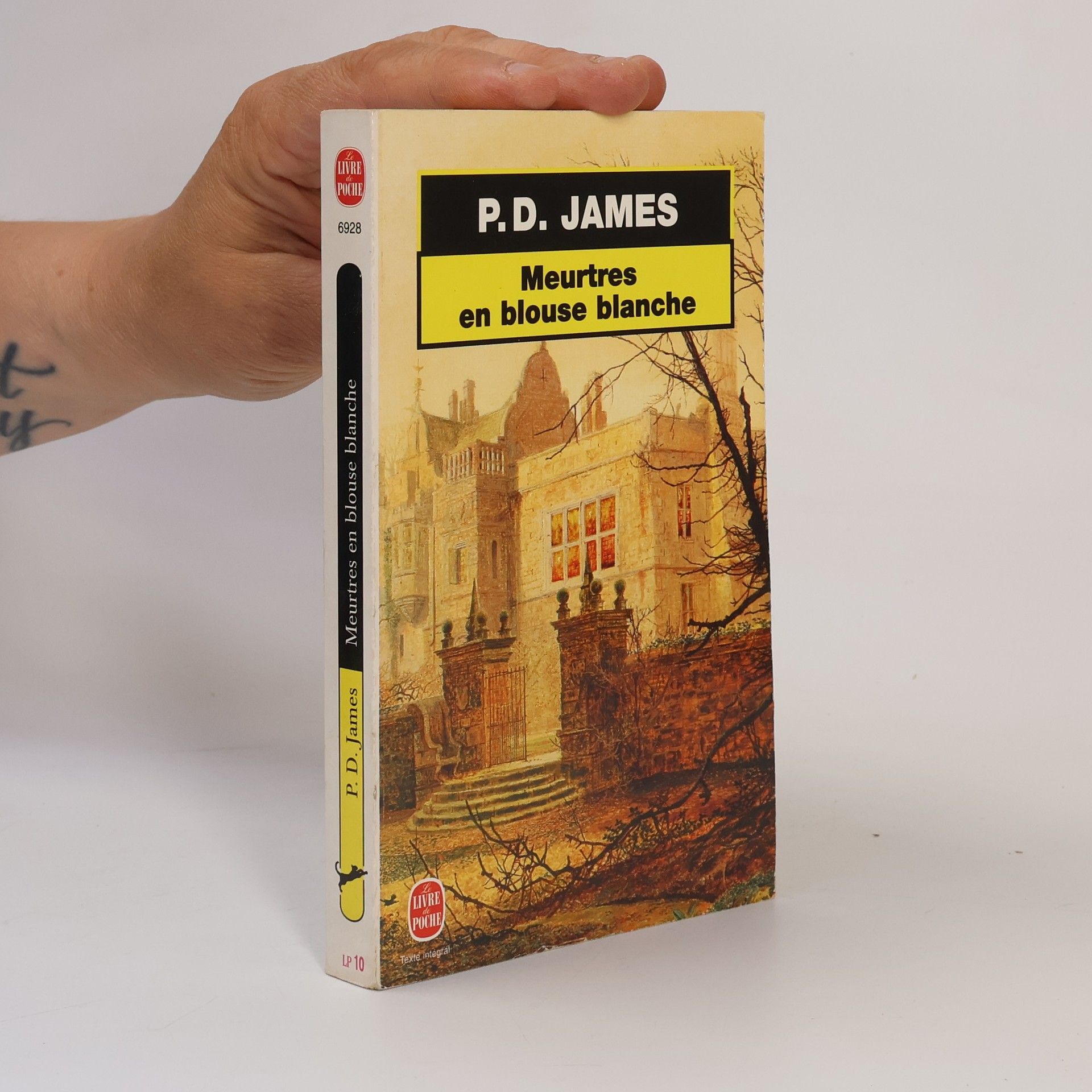 Phyllis Dorothy James Meurtres en blouse blanche
