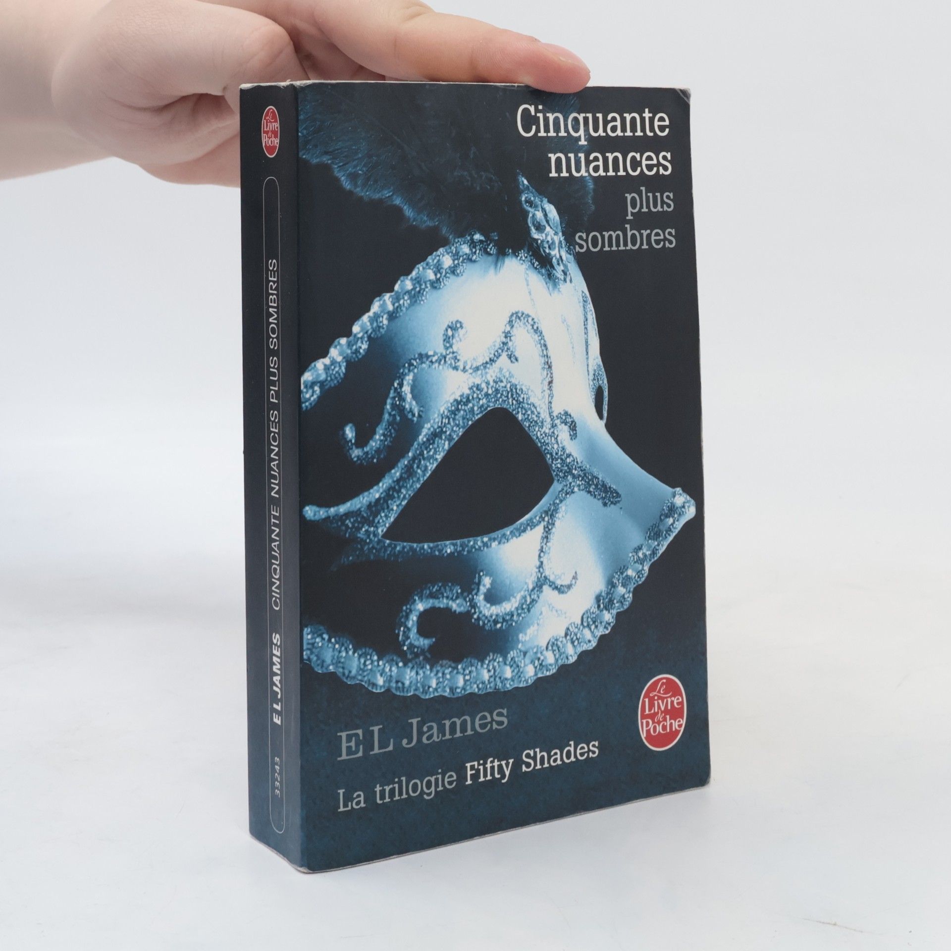 E. L. James Cinquante nuances plus sombres