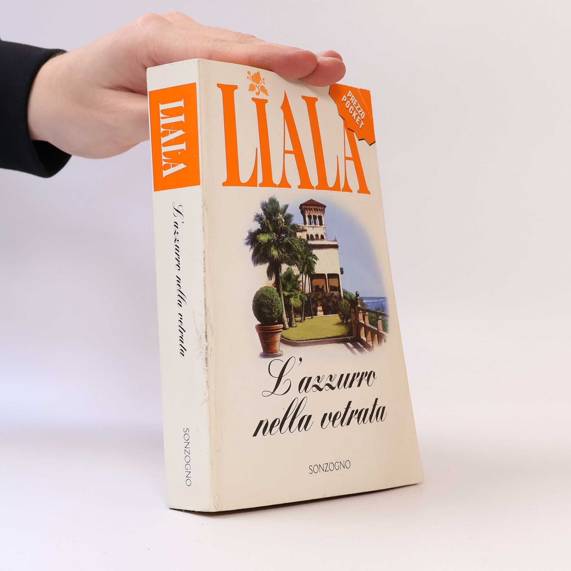 Liala L'azzurro nella vetrata