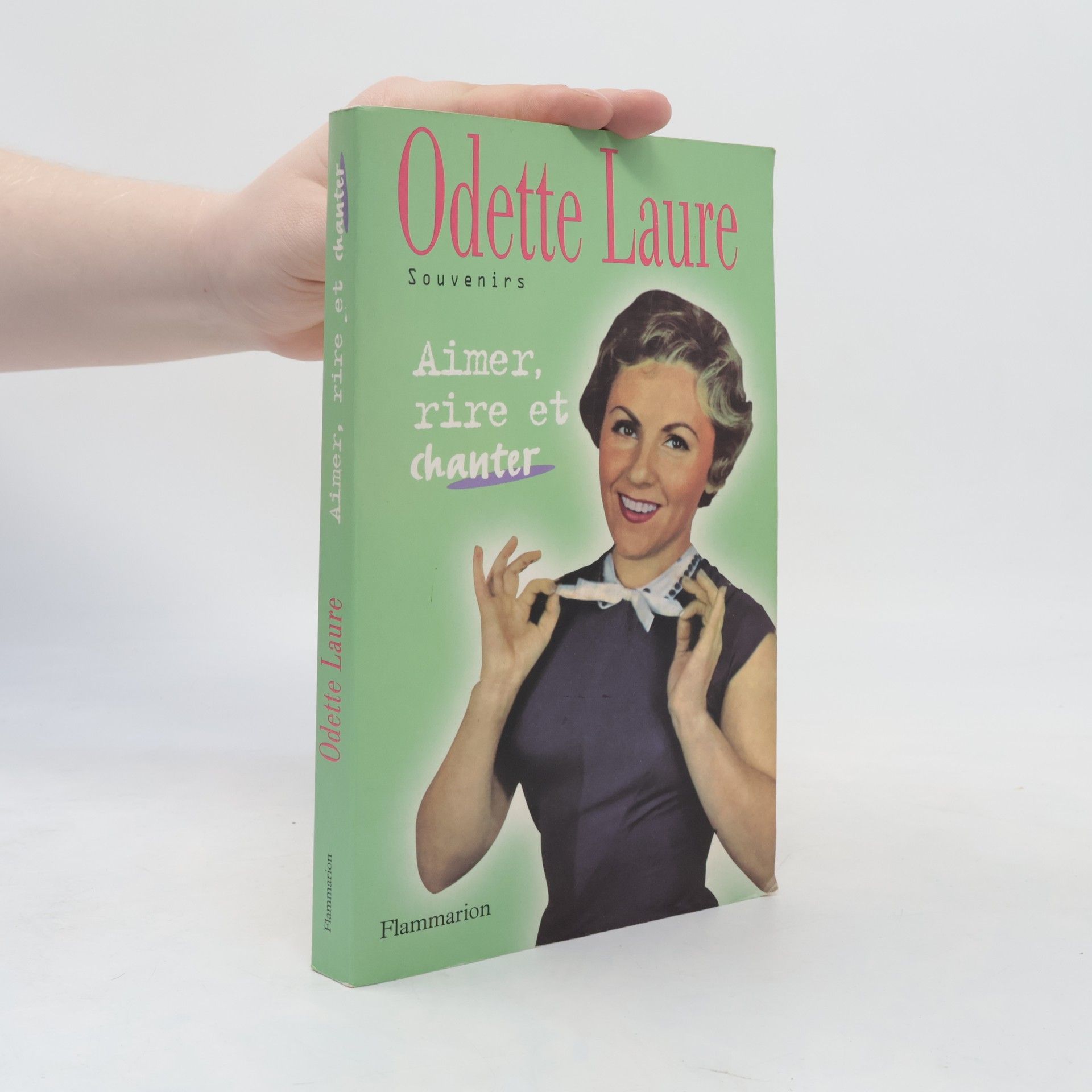 Odette Laure Aimer, rire et chanter