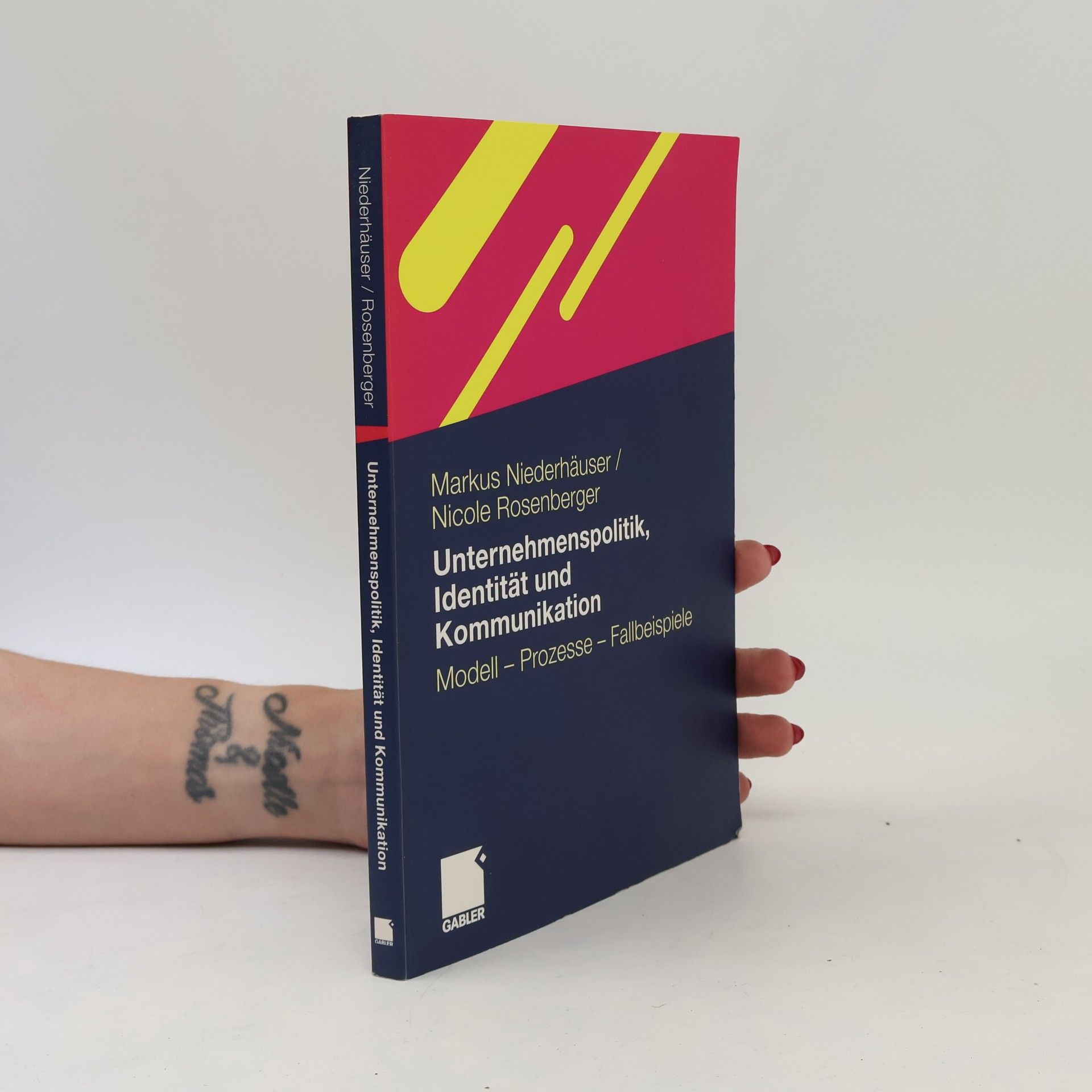 Unternehmenspolitik, Identität und Kommunikation