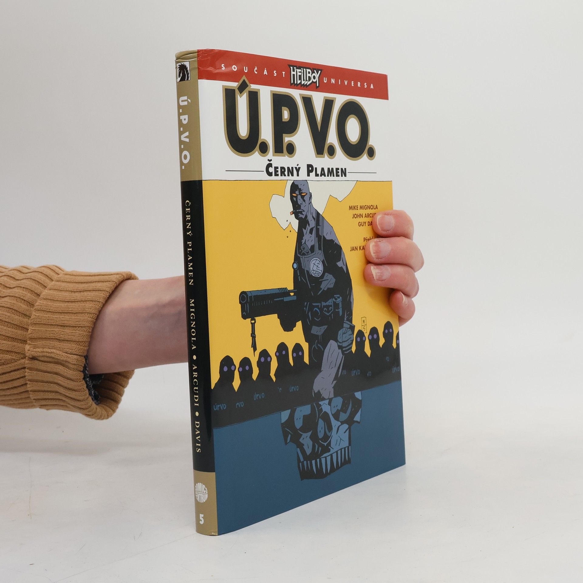 Mike Mignola Černý plamen