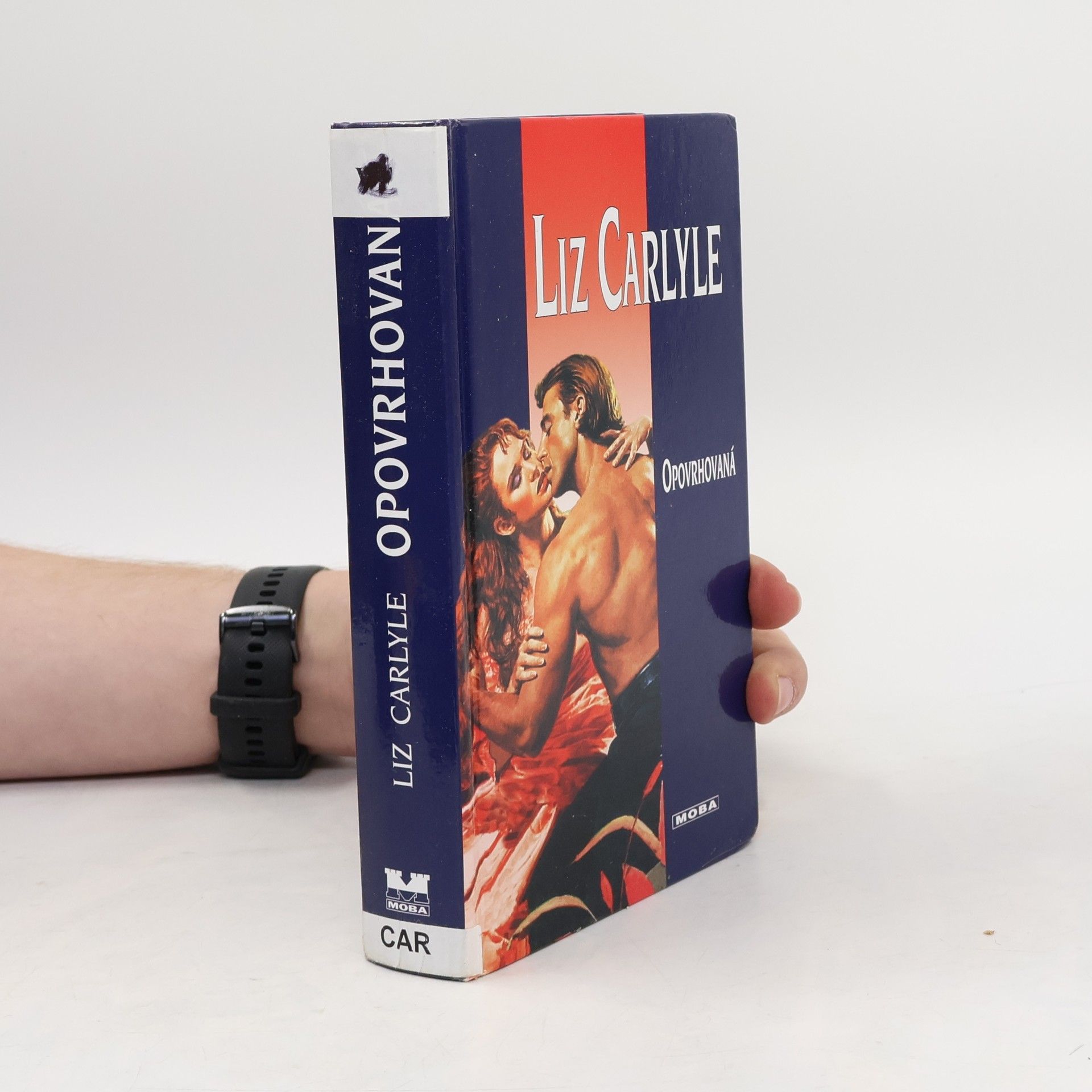 Liz Carlyle Opovrhovaná