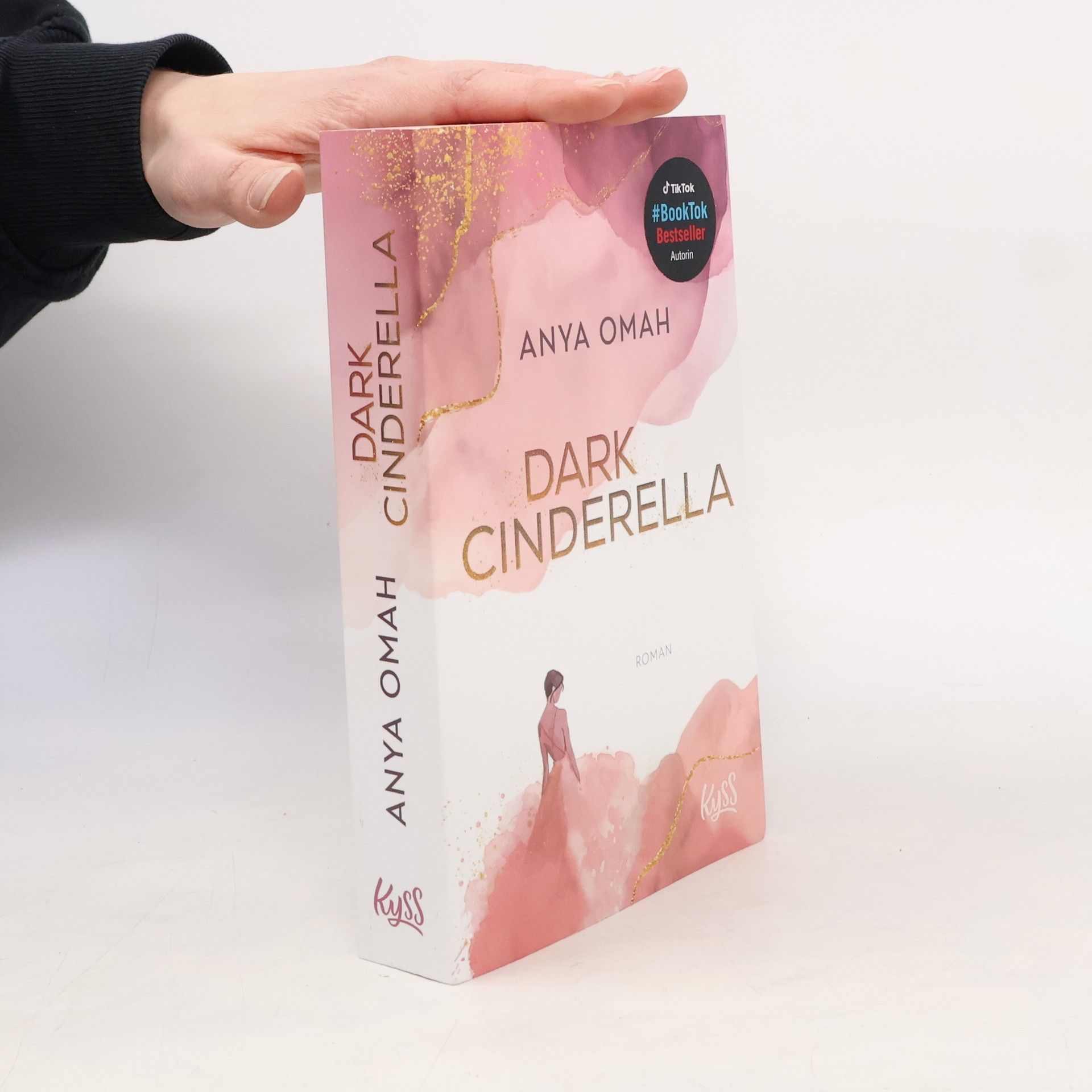 Anya Omah Dark Cinderella