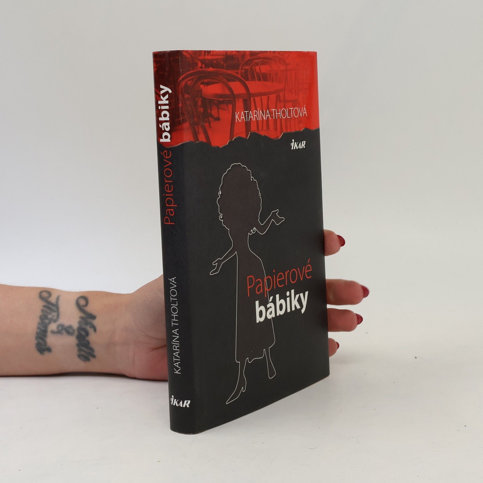 Katarína Tholtová Papierové bábiky