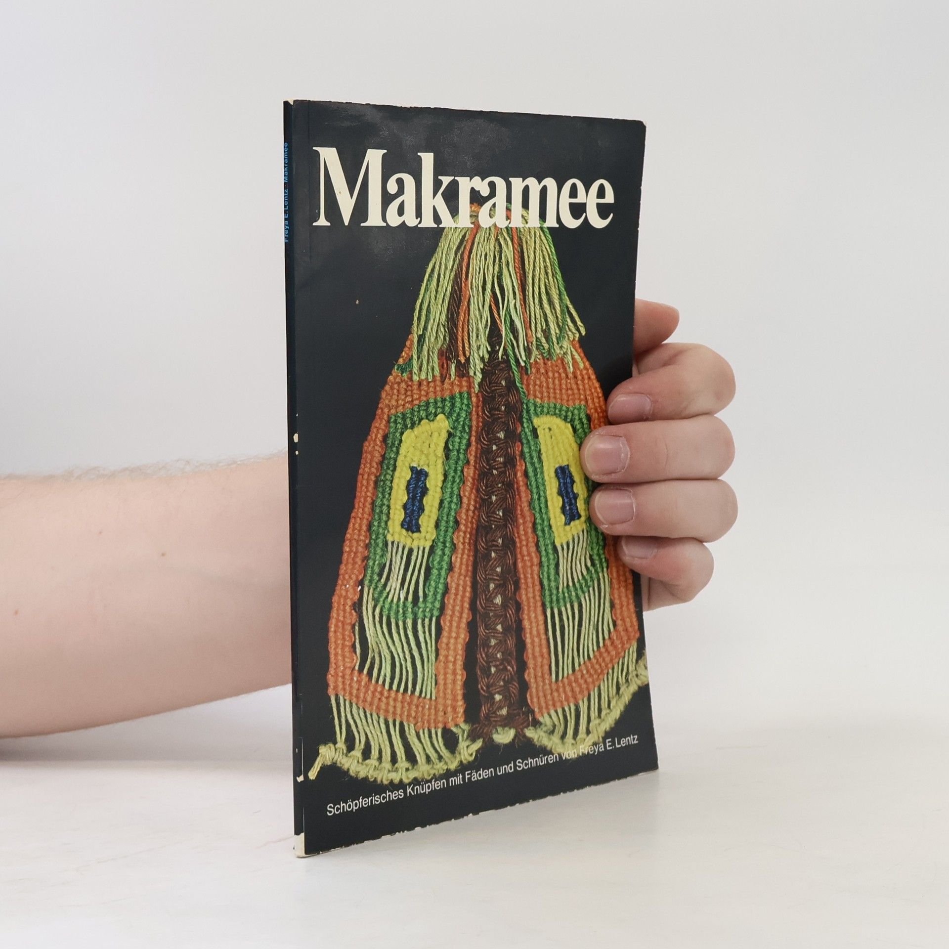 Freya E. Lentz Makramee