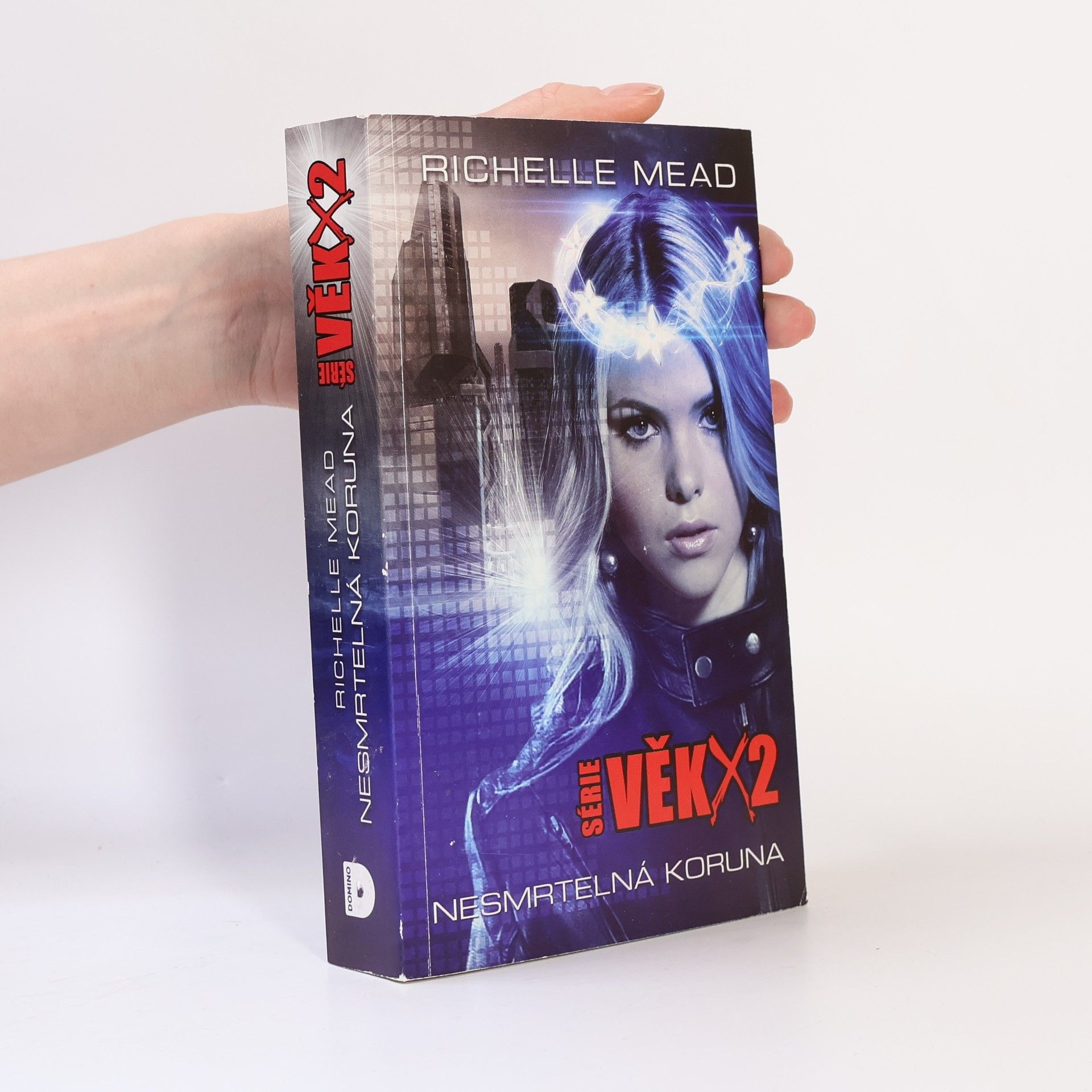 Richelle Mead Nesmrtelná koruna. Věk X. 2. díl