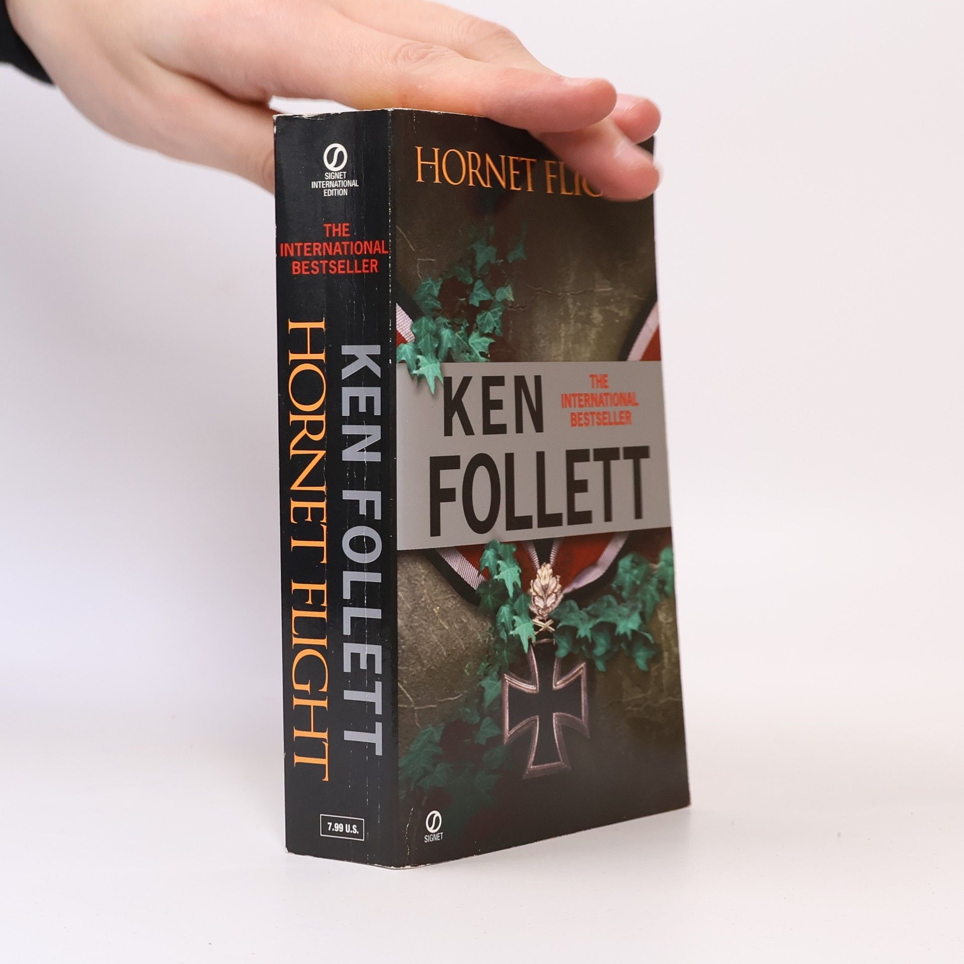 Ken Follett Hornet Flight