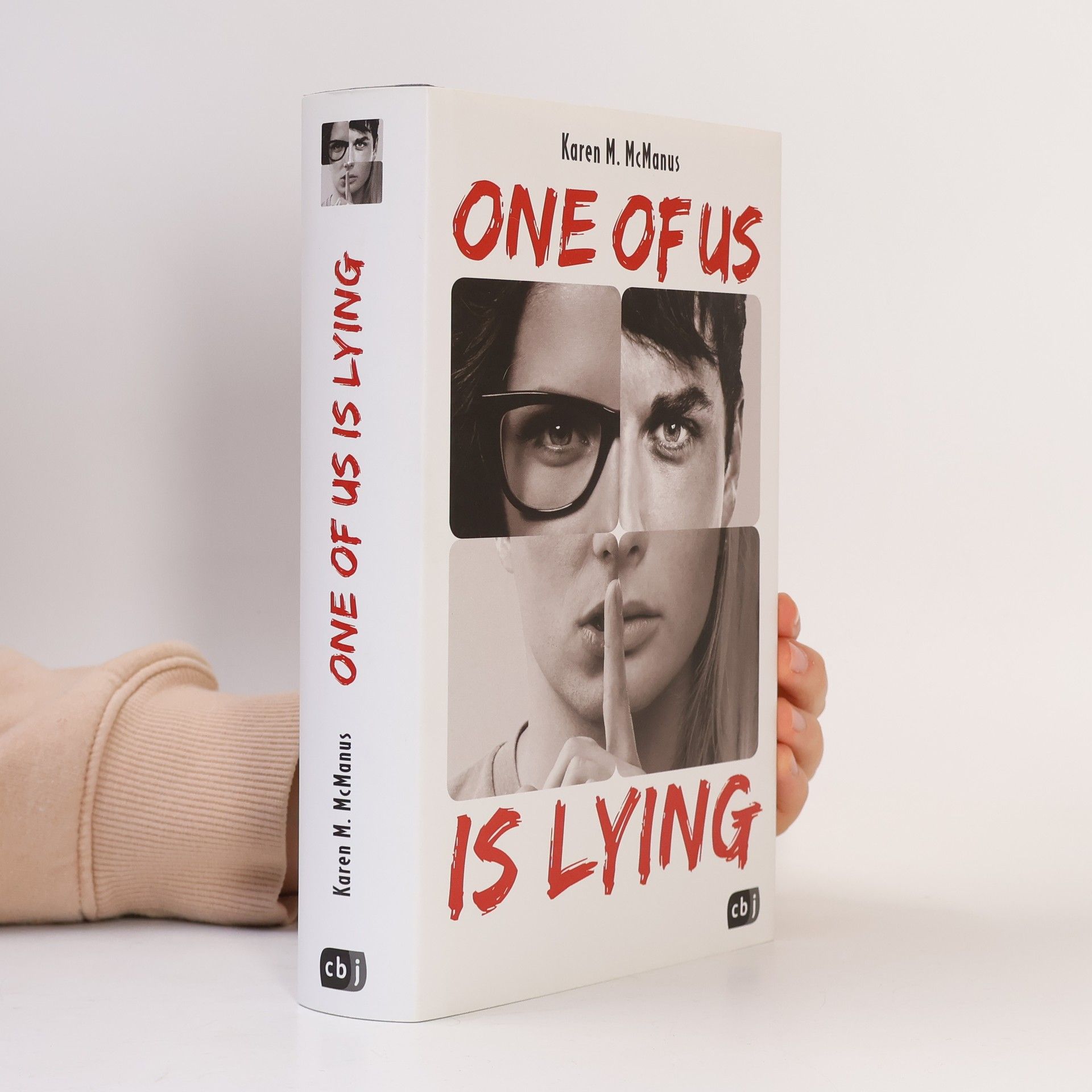 Karen M. McManus One of us is lying