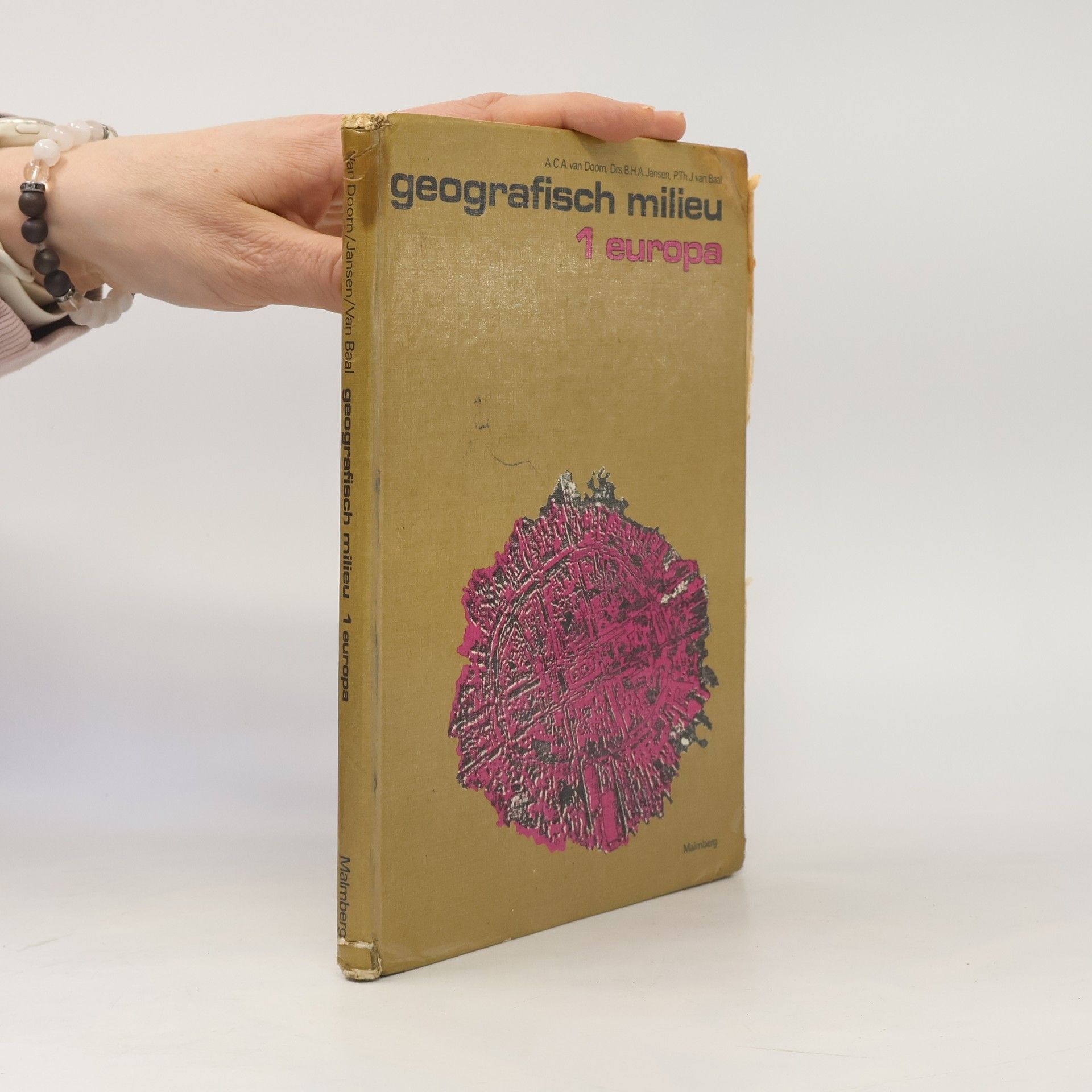 P.Th.J. van Baal Geografisch milieu. 1. Europa