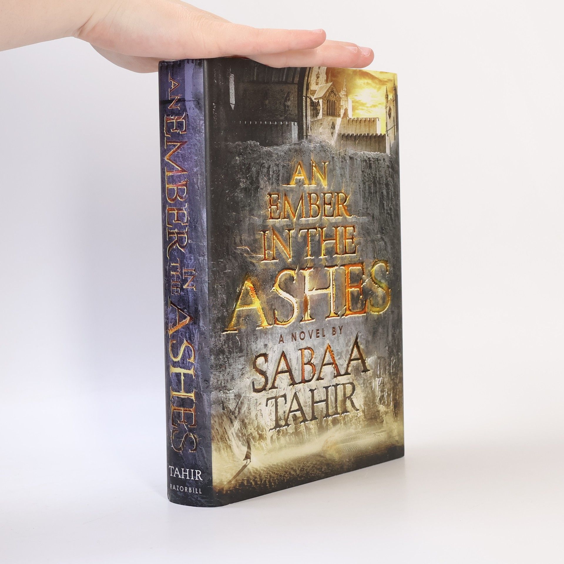 Sabaa Tahir An Ember in the Ashes