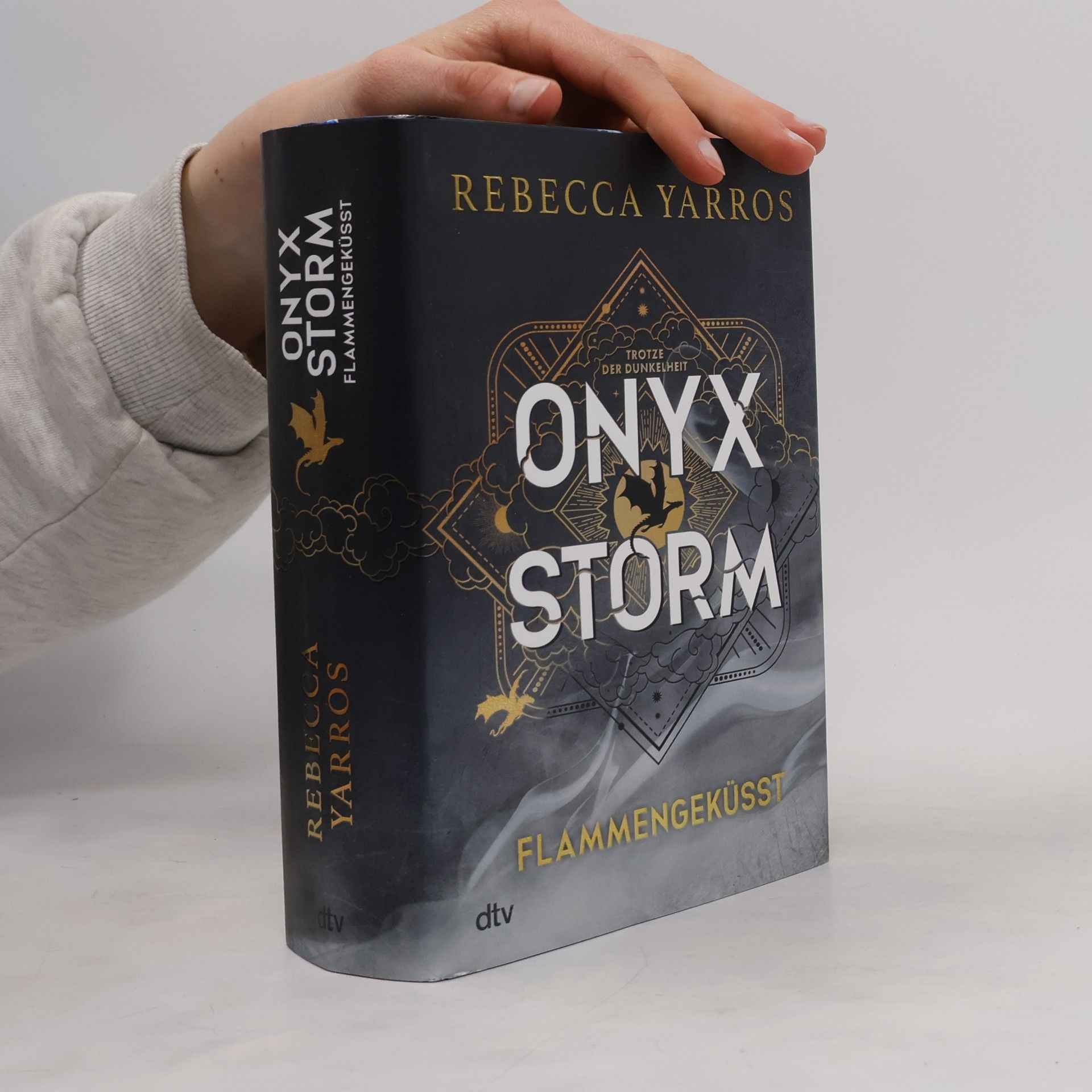 Rebecca Yarros Onyx Storm - Flammengeküsst - Deluxe-Ausgabe mit Farbschnitt