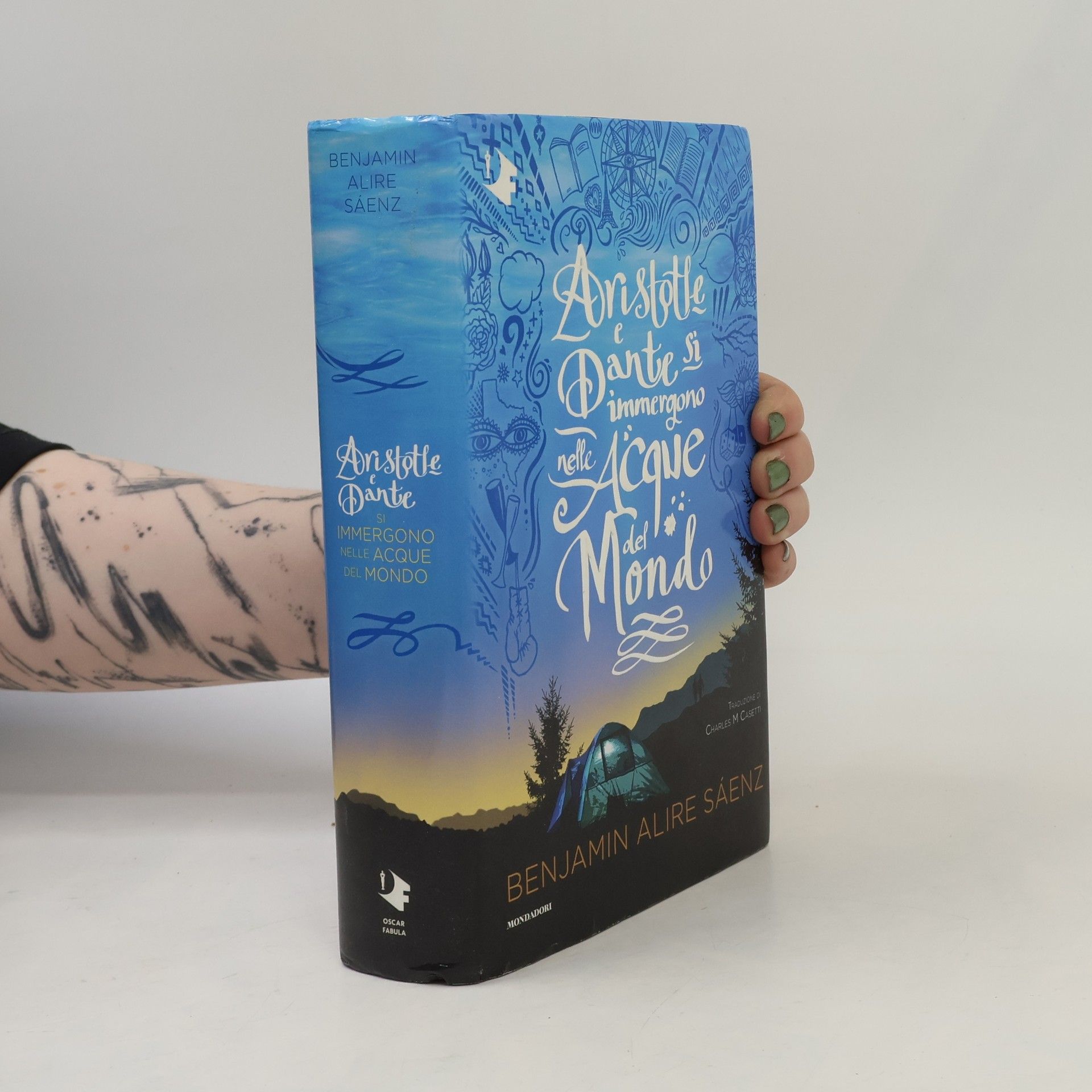 Oscar Fabula: Aristotle e Dante si immergono nelle acque del mondo