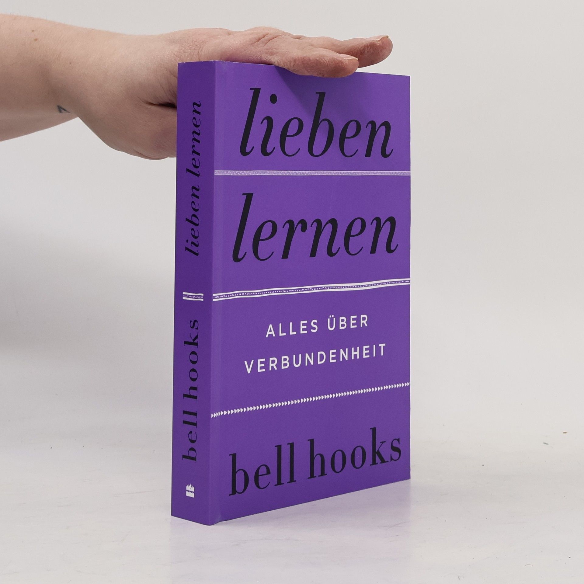 Bell hooks Lieben lernen - Alles über Verbundenheit