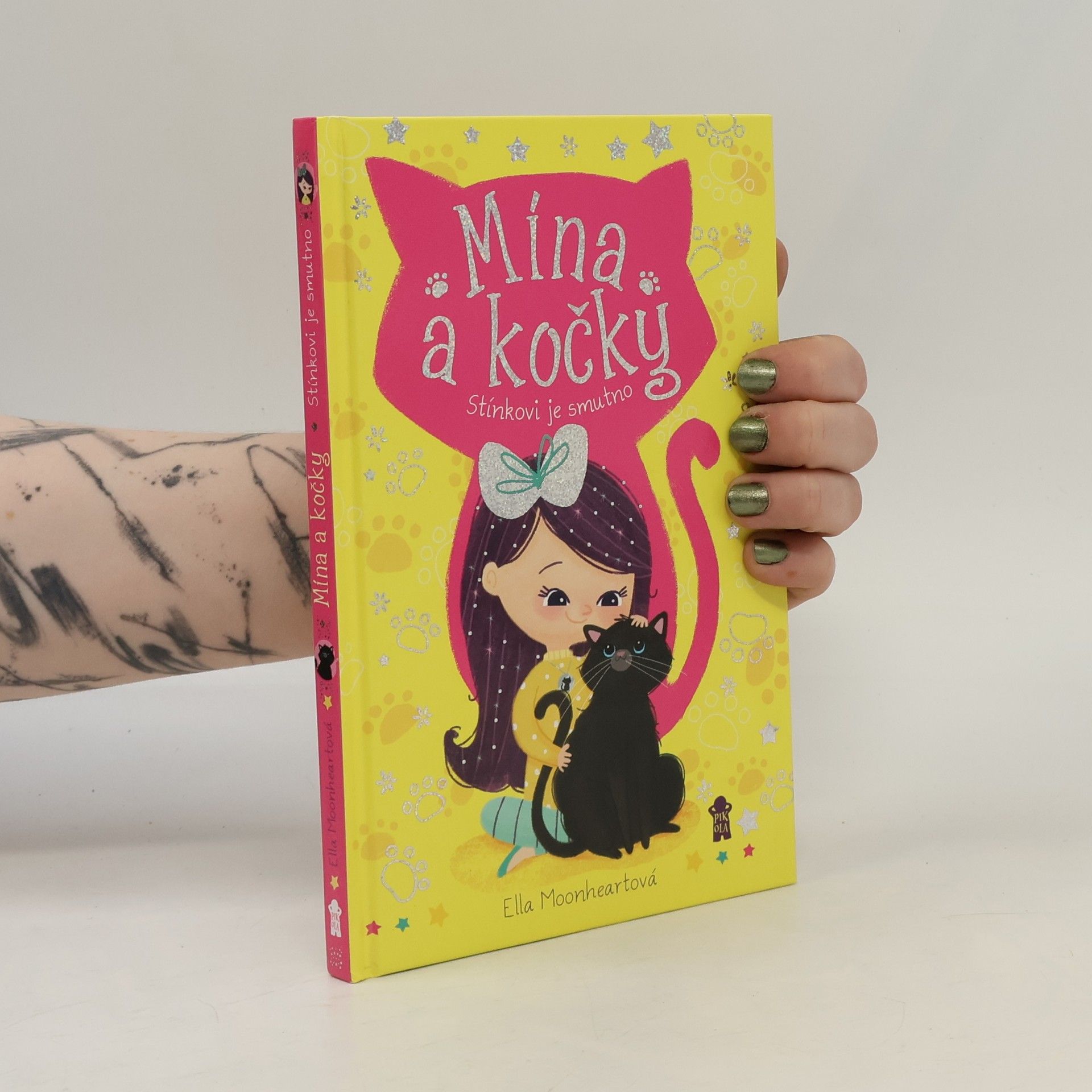 Ella Moonheart Mína a kočky. Stínkovi je smutno
