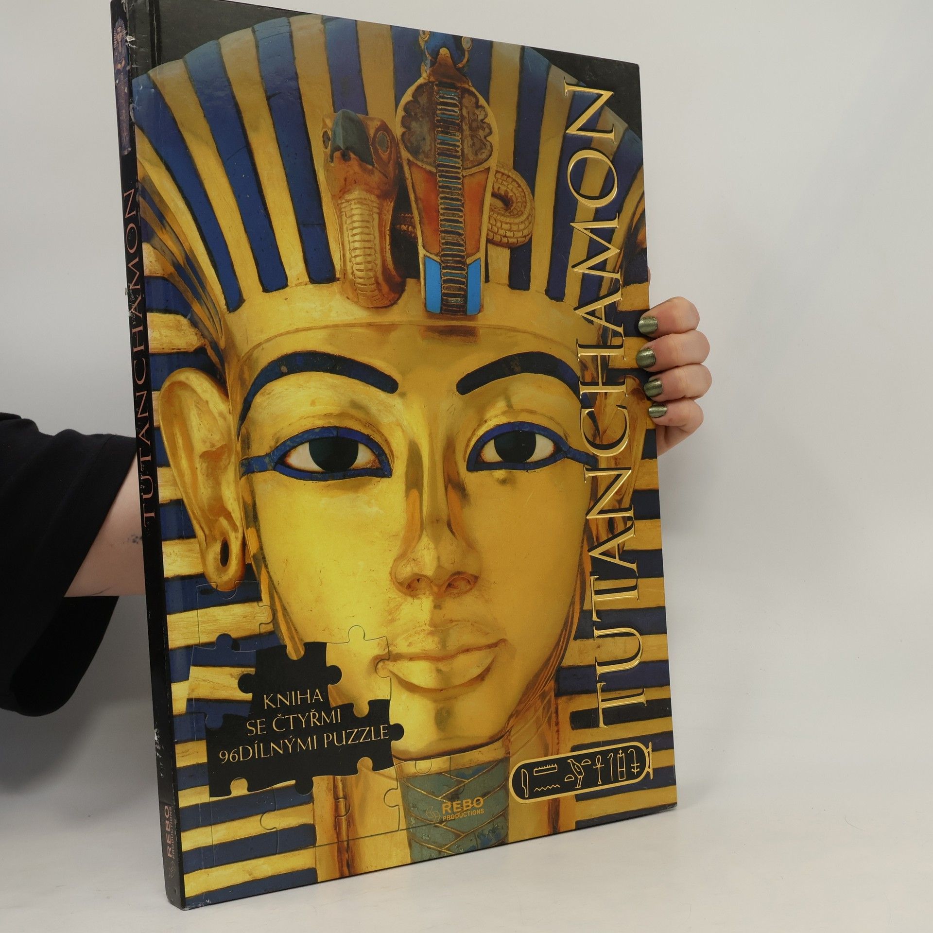 Niki Horin Tutanchamon : kniha se čtyřmi 96dílnými puzzle