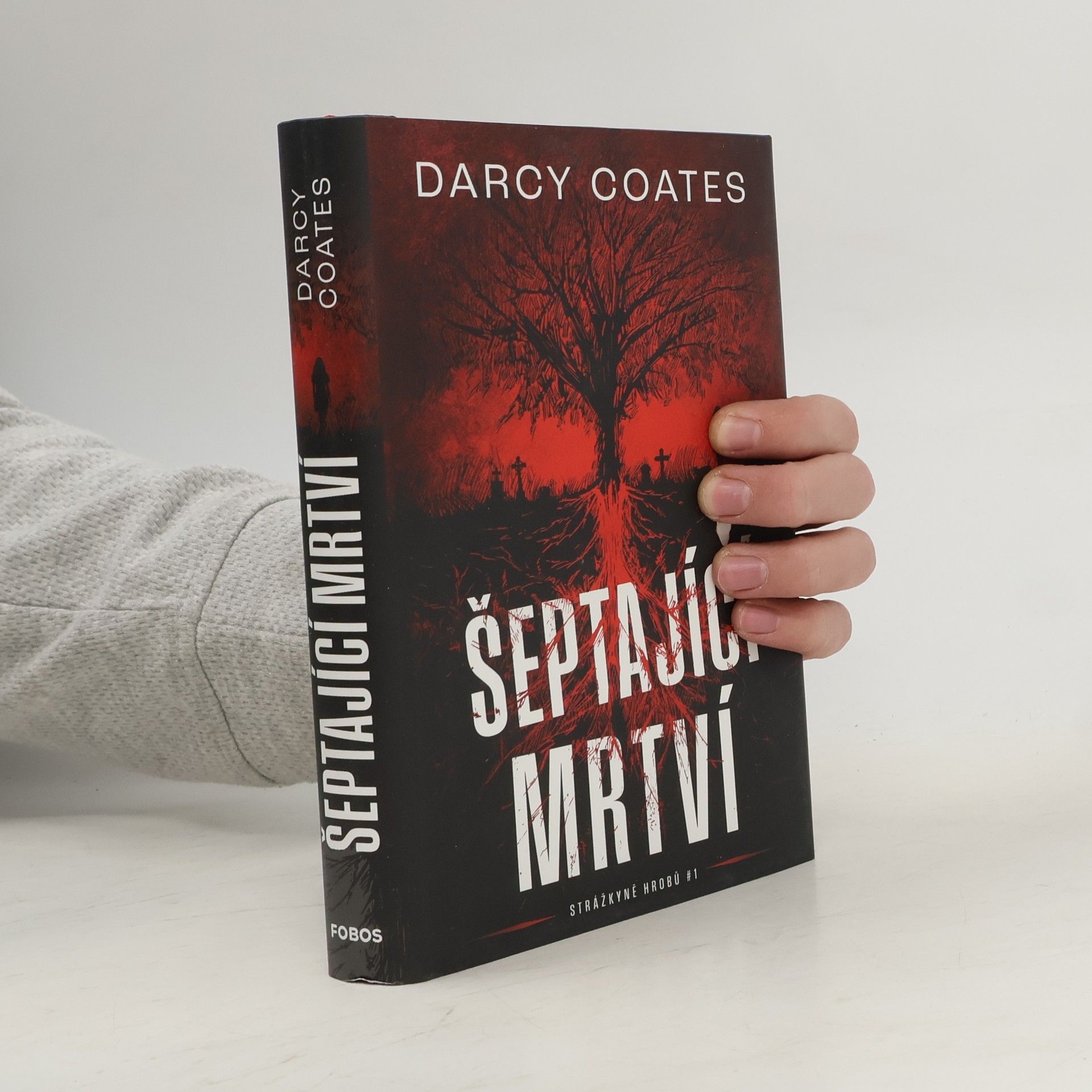 Darcy Coates Šeptající mrtví