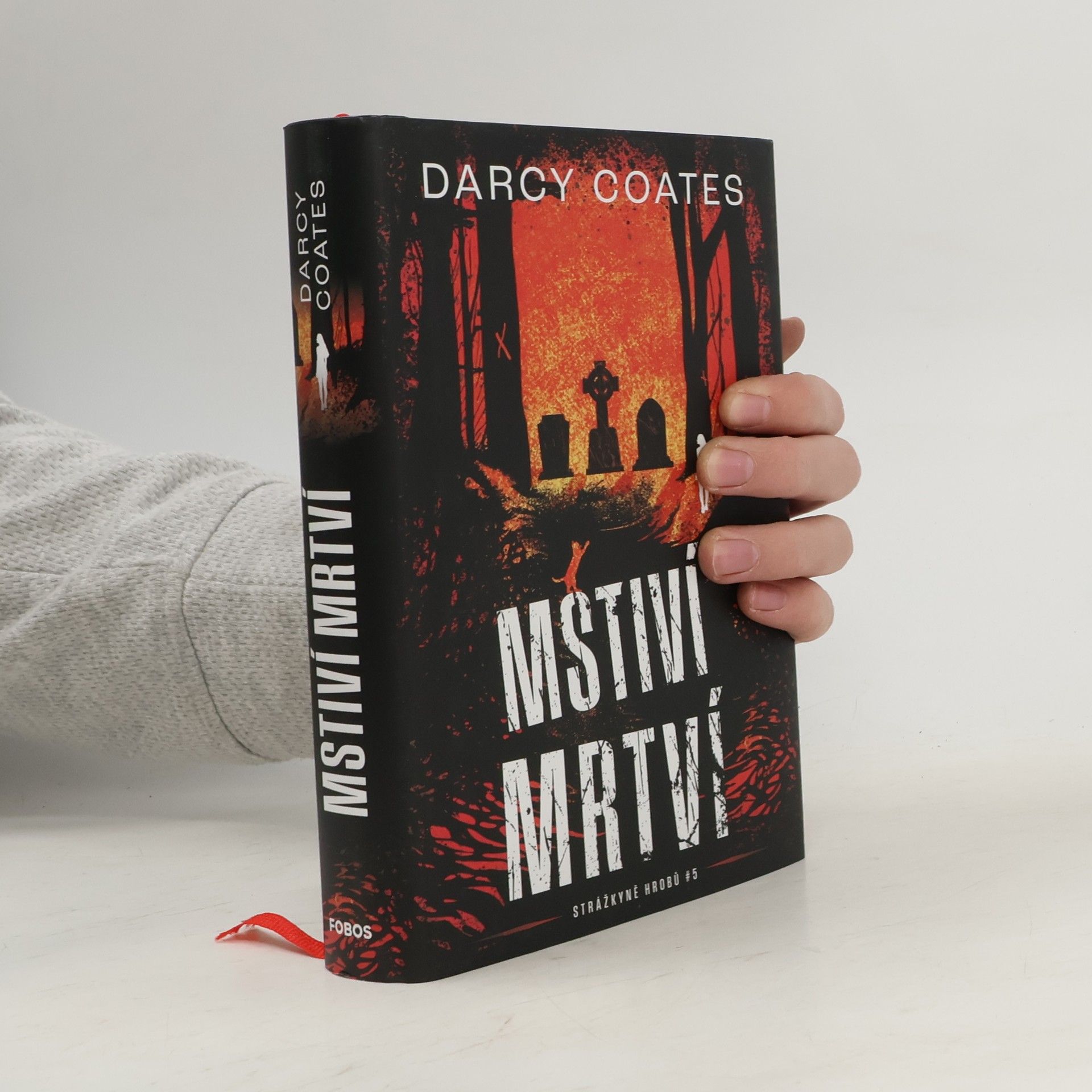 Strážkyně hrobů - 5: Mstiví mrtví