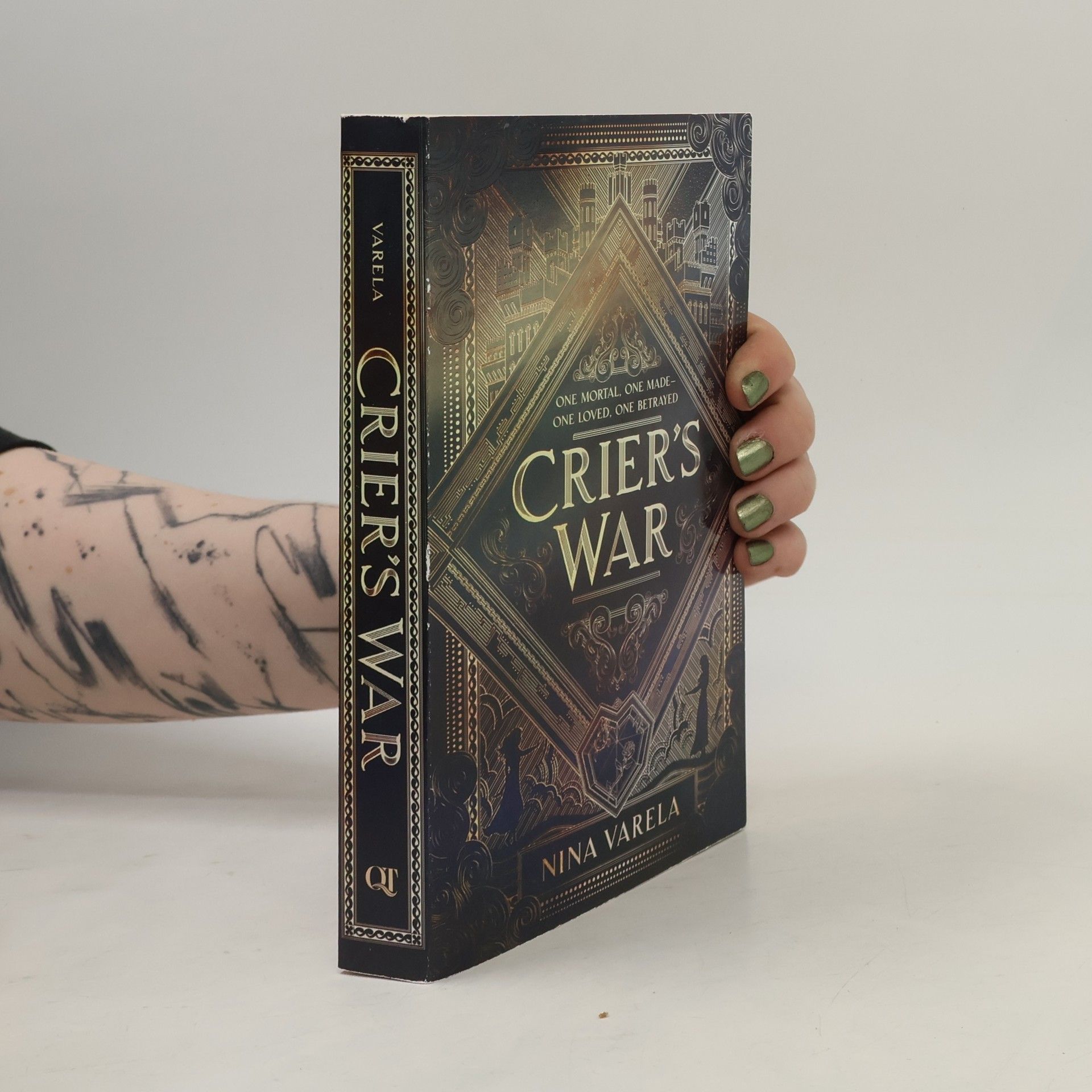 Nina Varela Crier's War