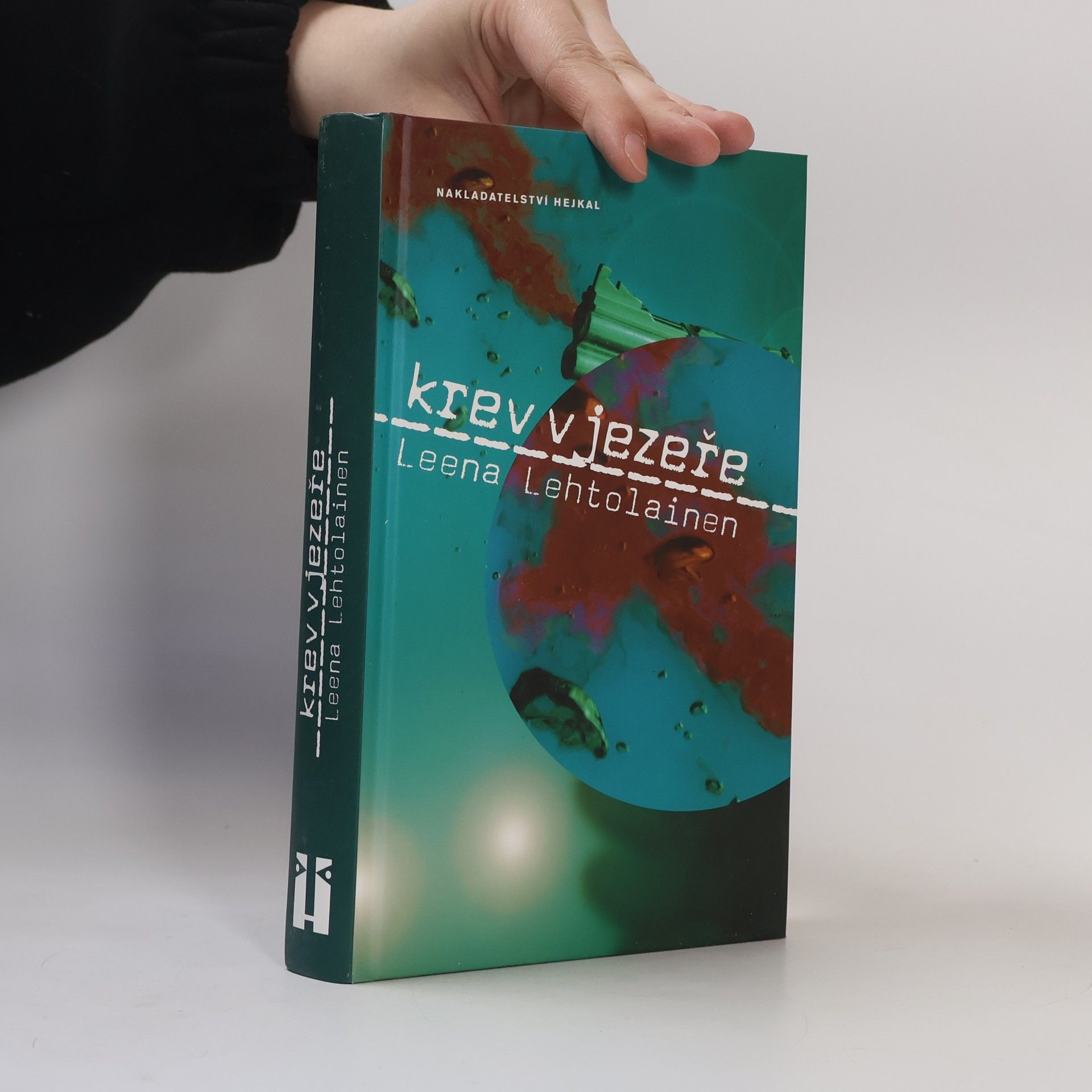 Leena Lehtolainen Krev v jezeře