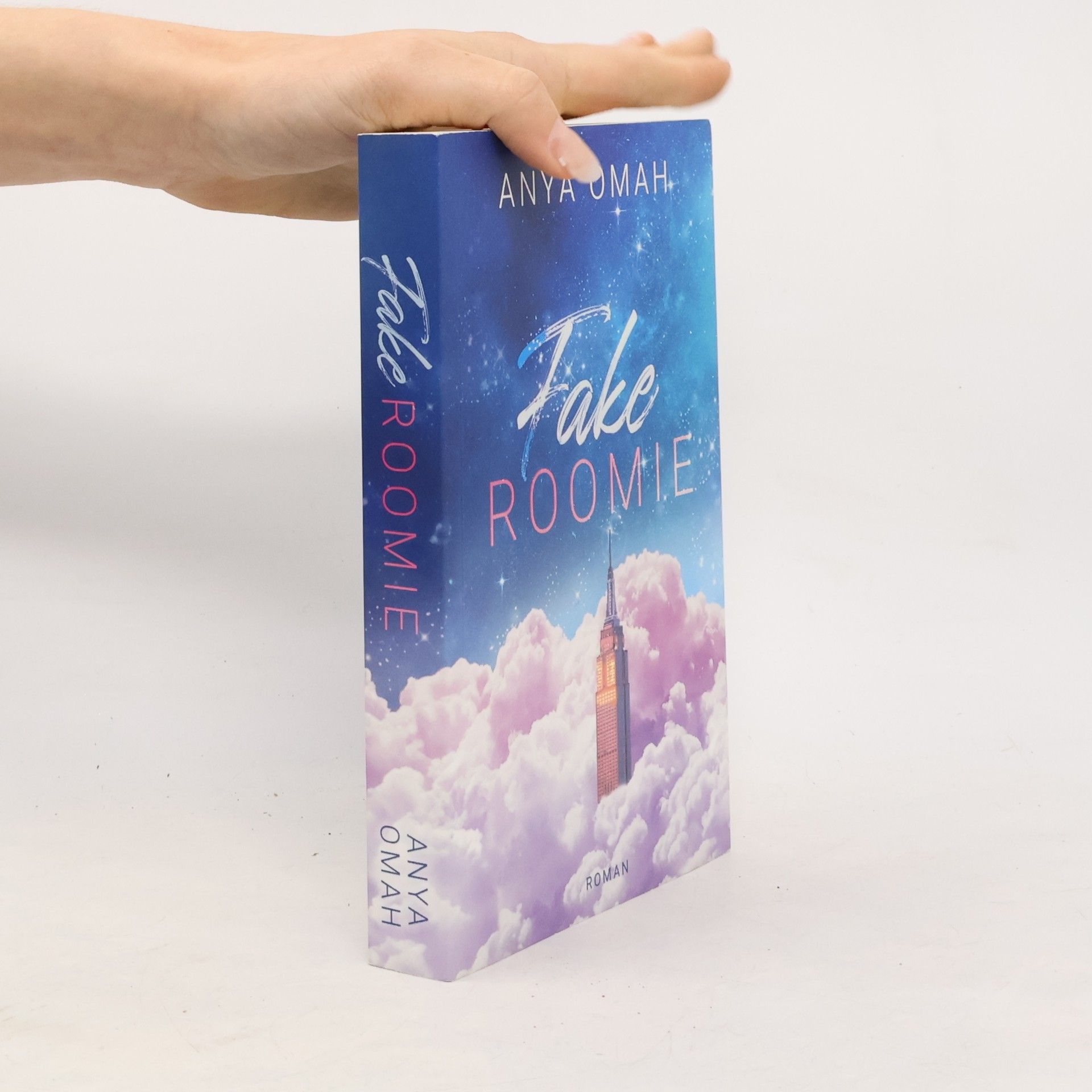 Anya Omah Fake Roomie