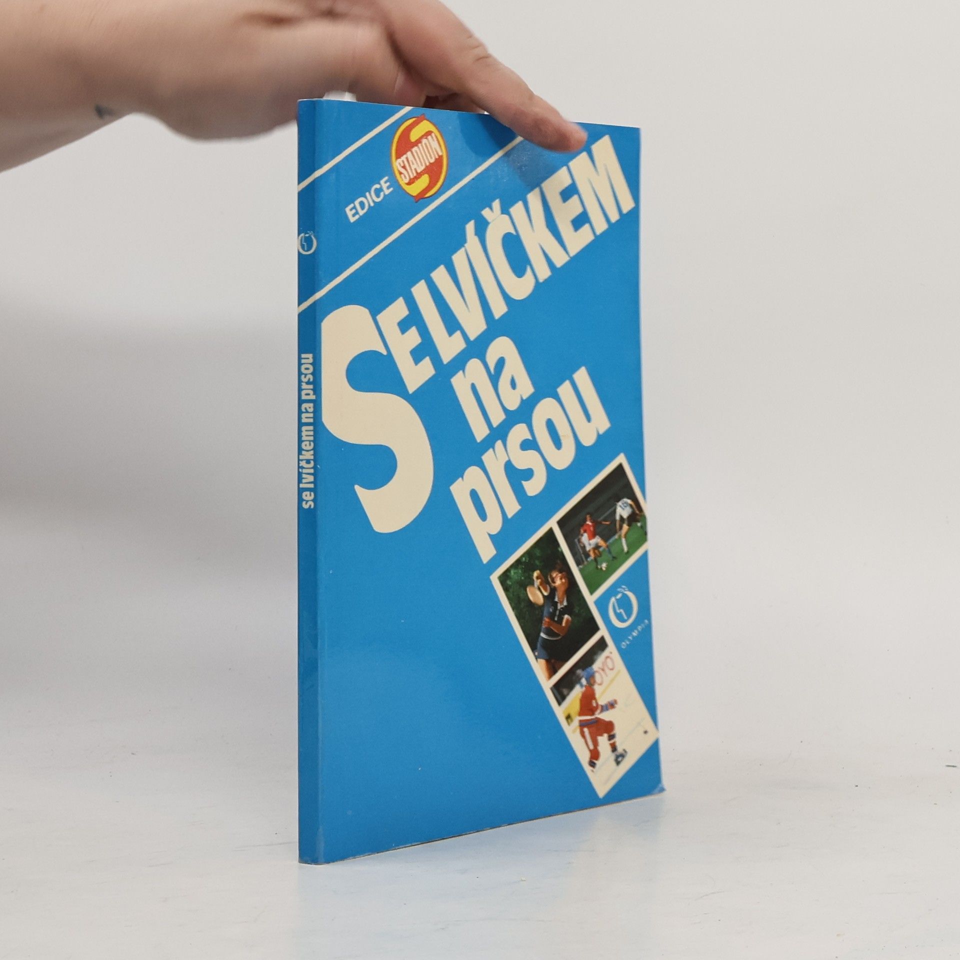 Se lvíčkem na prsou