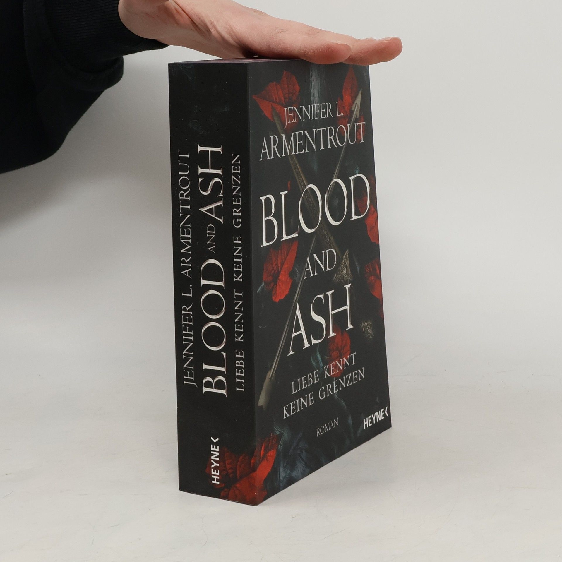 Jennifer Armentrout Blood and Ash