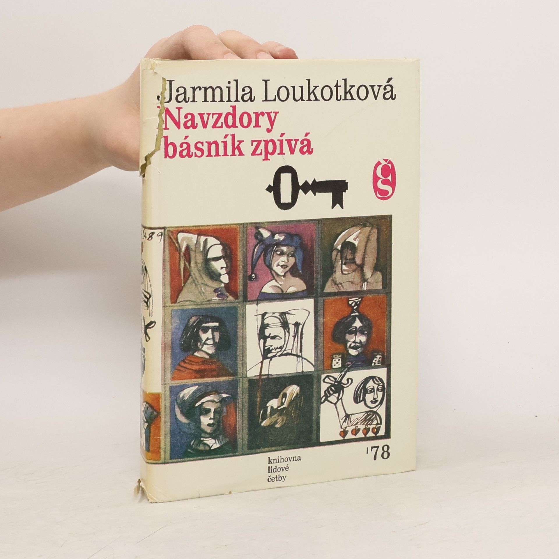 Jarmila Loukotková Navzdory básník zpívá