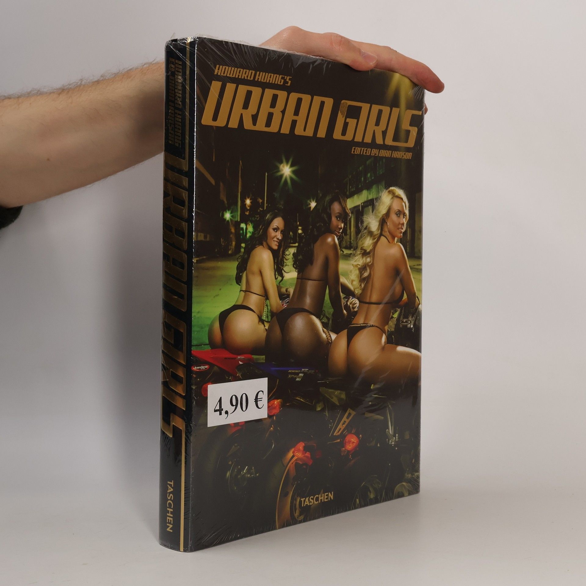 Howard Huang's Urban Girls