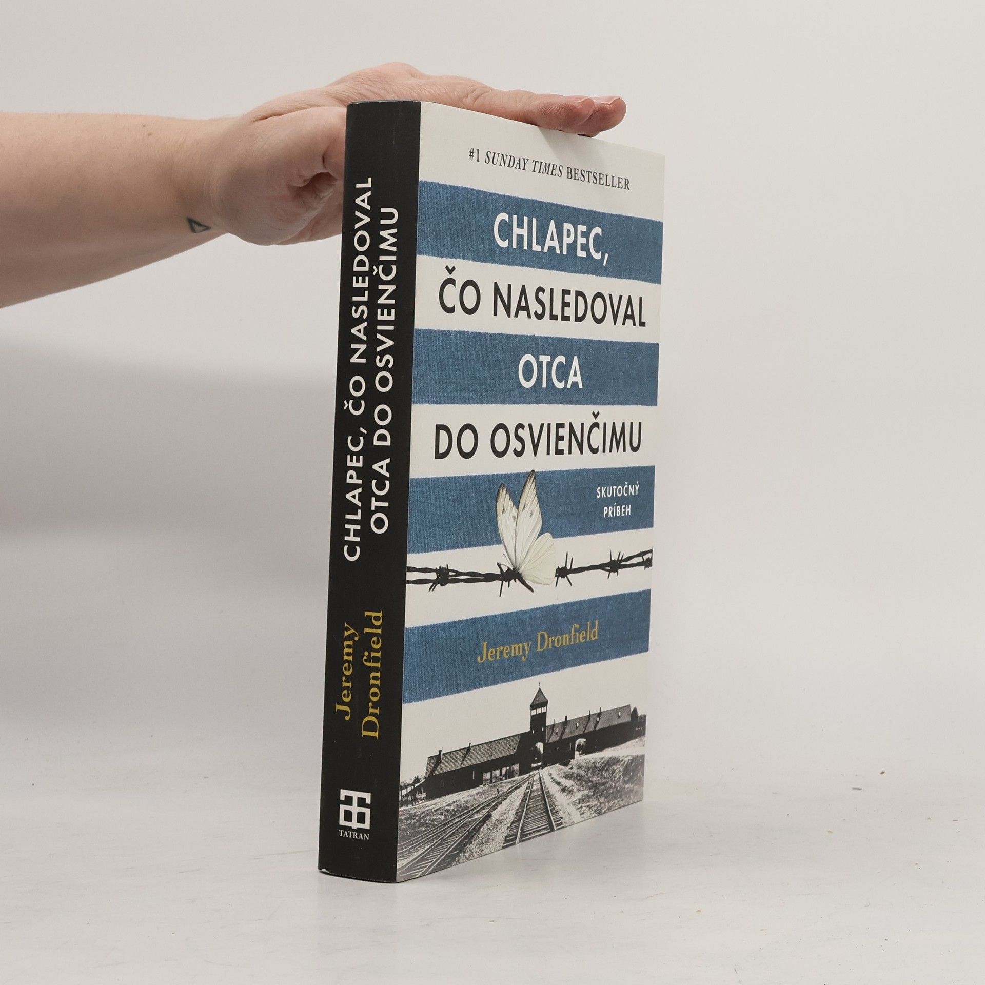 Jeremy Dronfield Chlapec, čo nasledoval otca do Osvienčimu