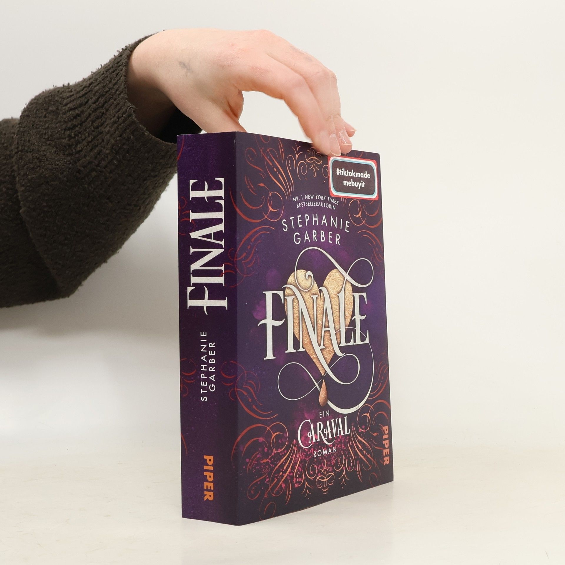 Stephanie Garber Finale