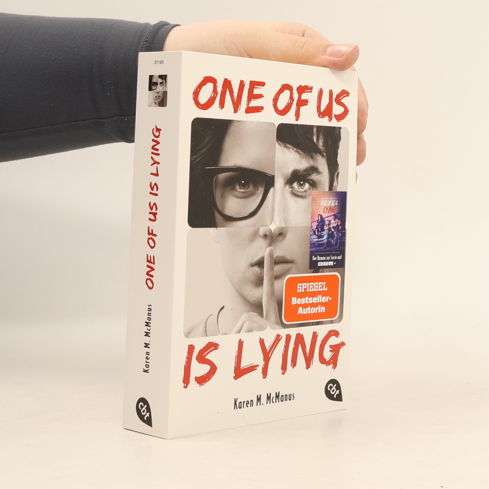 Karen M. McManus One of us is lying