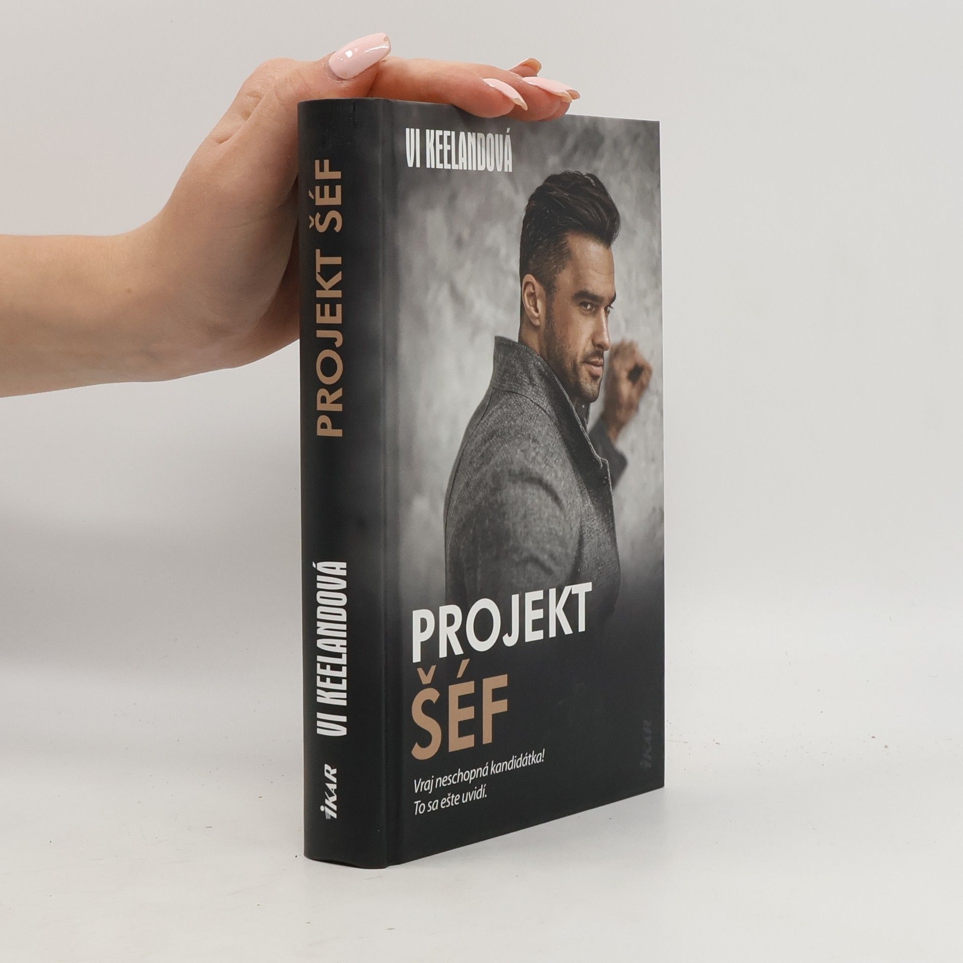 Vi Keeland Projekt šéf