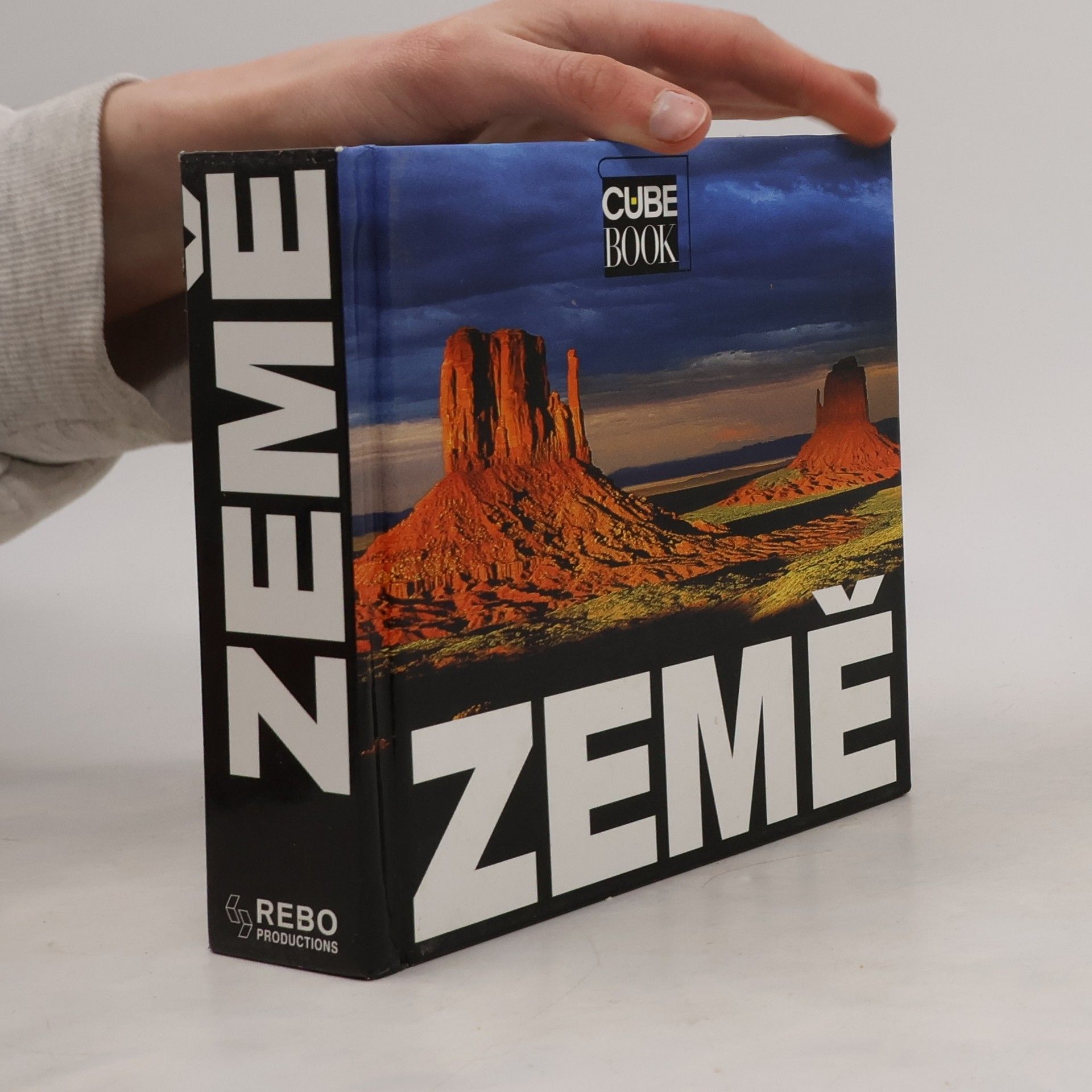 Alberto Bertolazzi Země