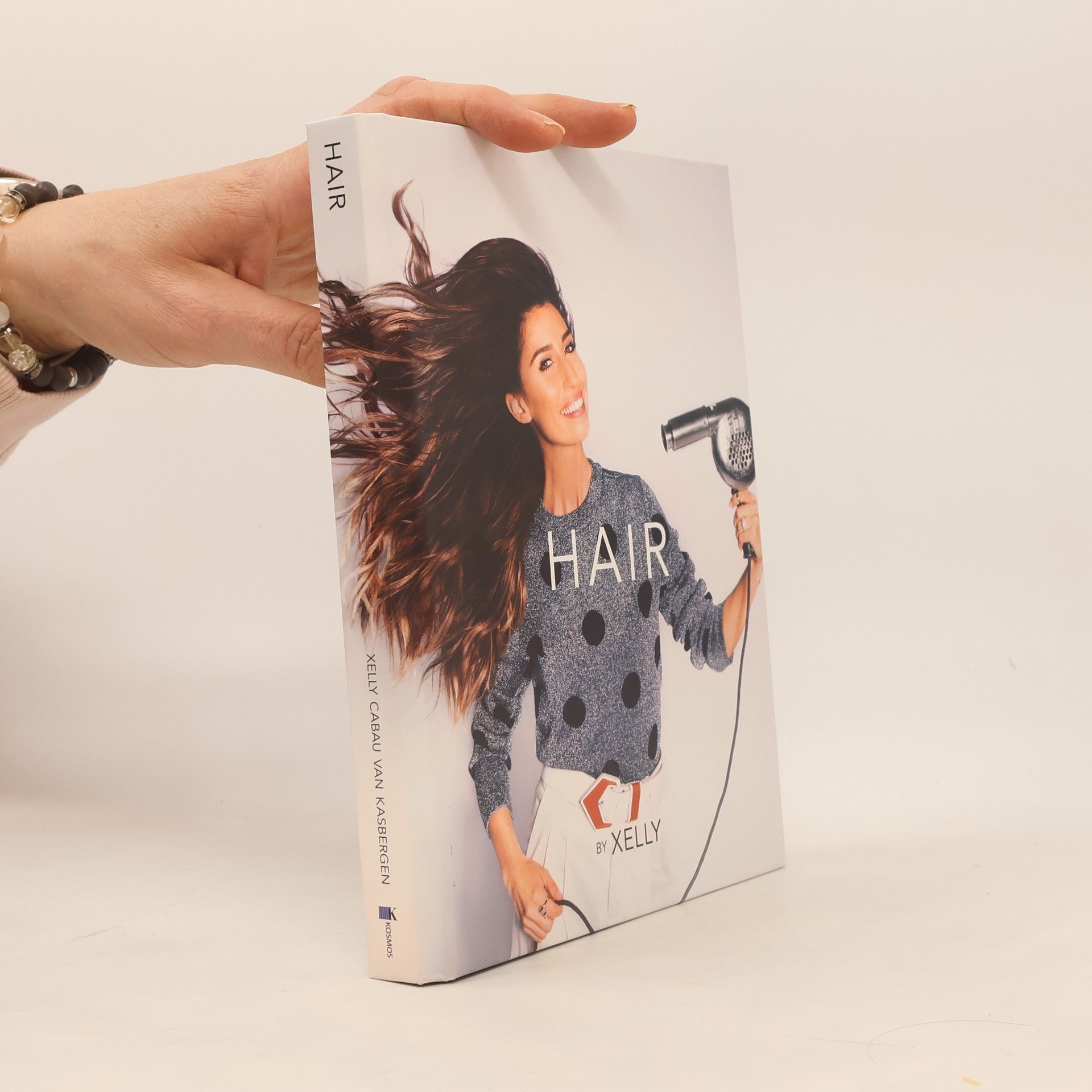 Xelly Cabau Van Kasbergen Hair