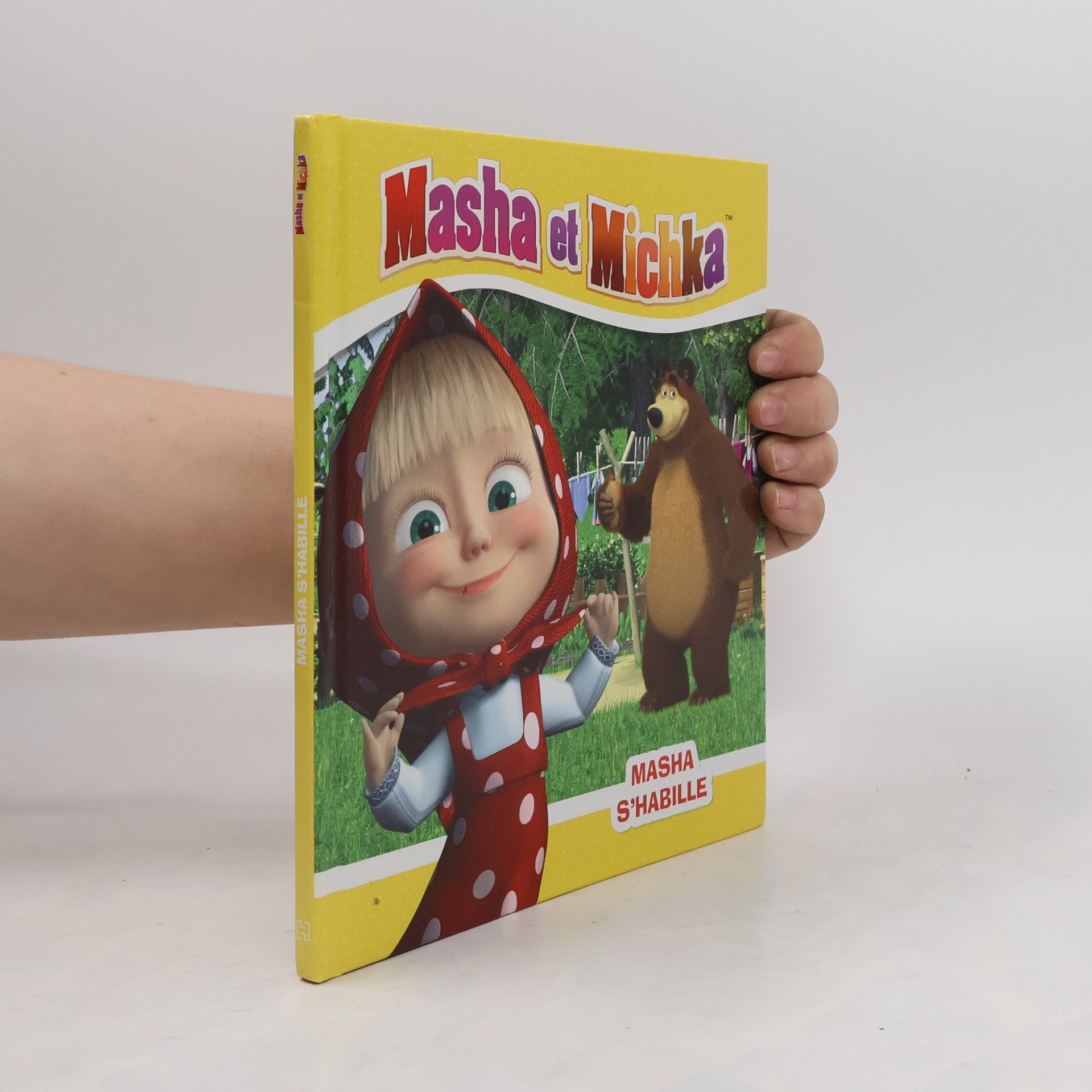 Hachette Jeunesse, Masha s'habille