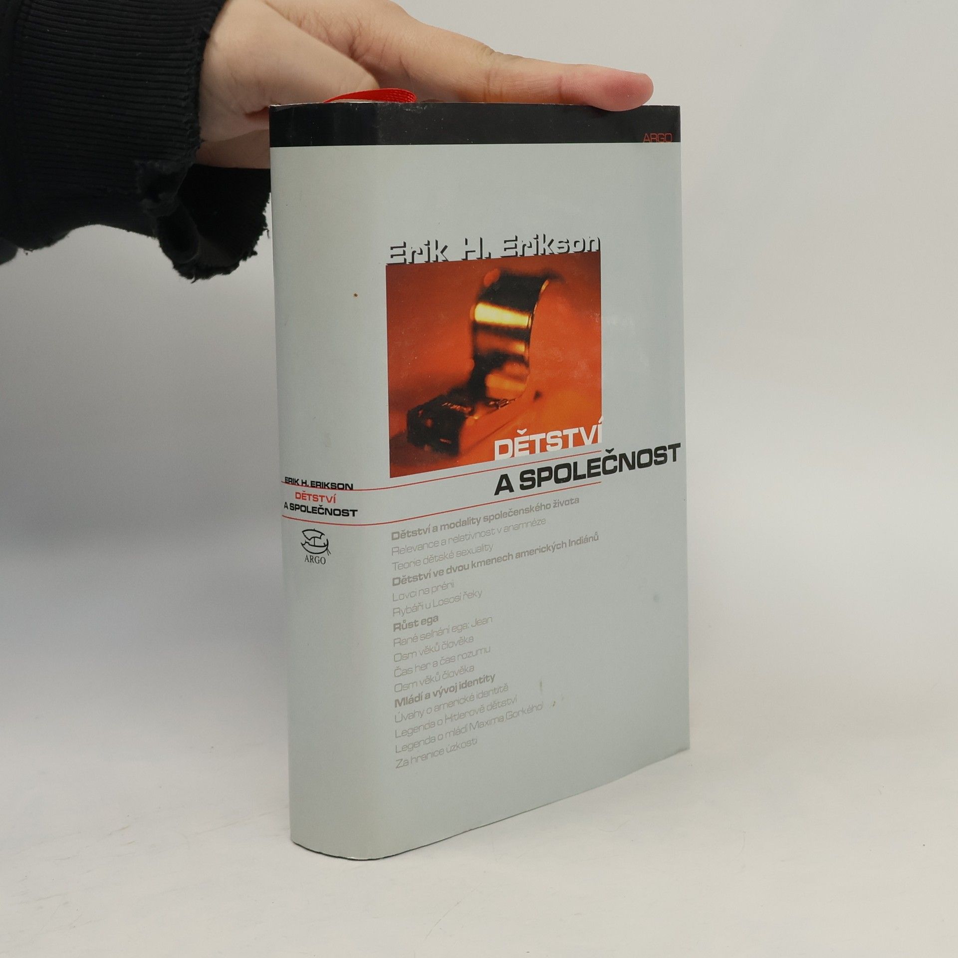 Erik H. Erikson Dětství a společnost