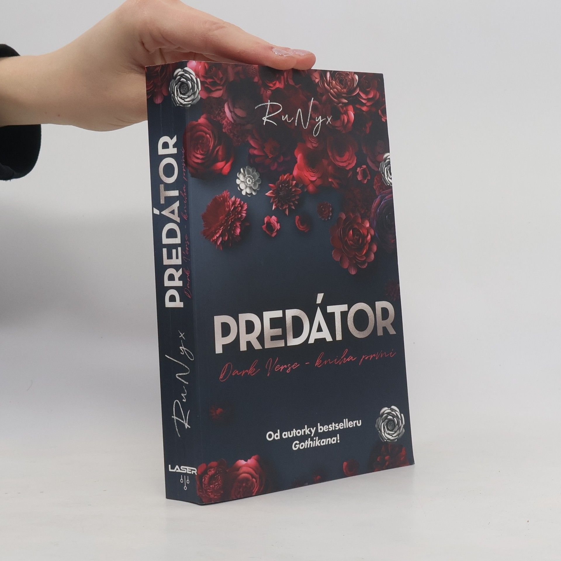 Aleš Procházka Dark Verse. Kniha první, Predátor