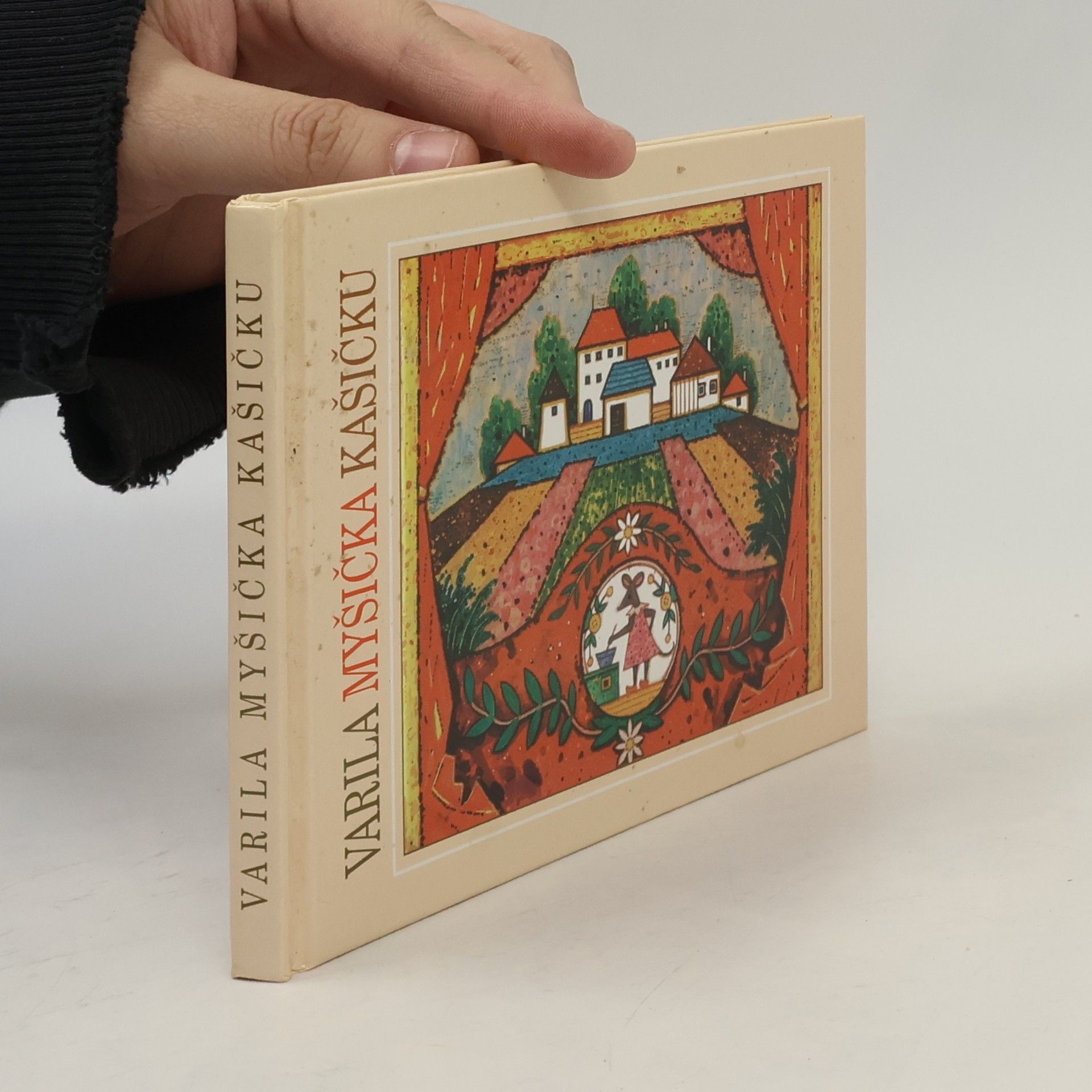 Varila myšička kašičku