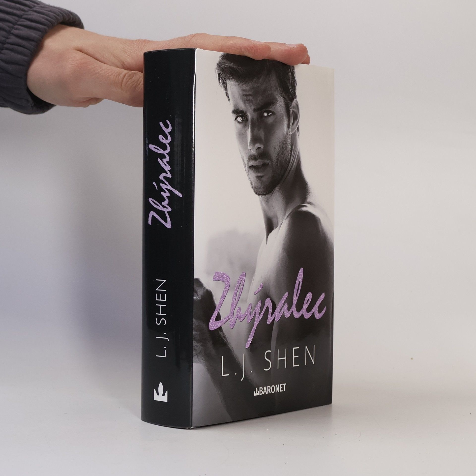 L. J. Shen Zhýralec