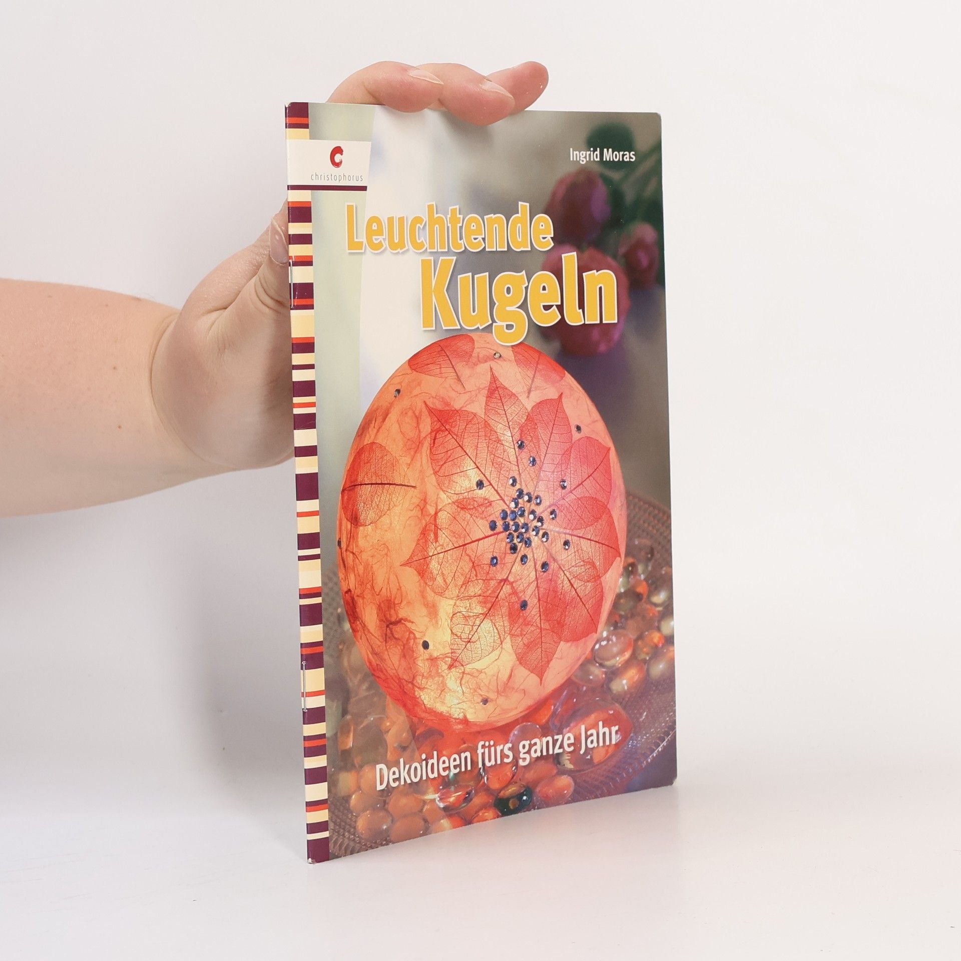 Ingrid Moras Leuchtende Kugeln