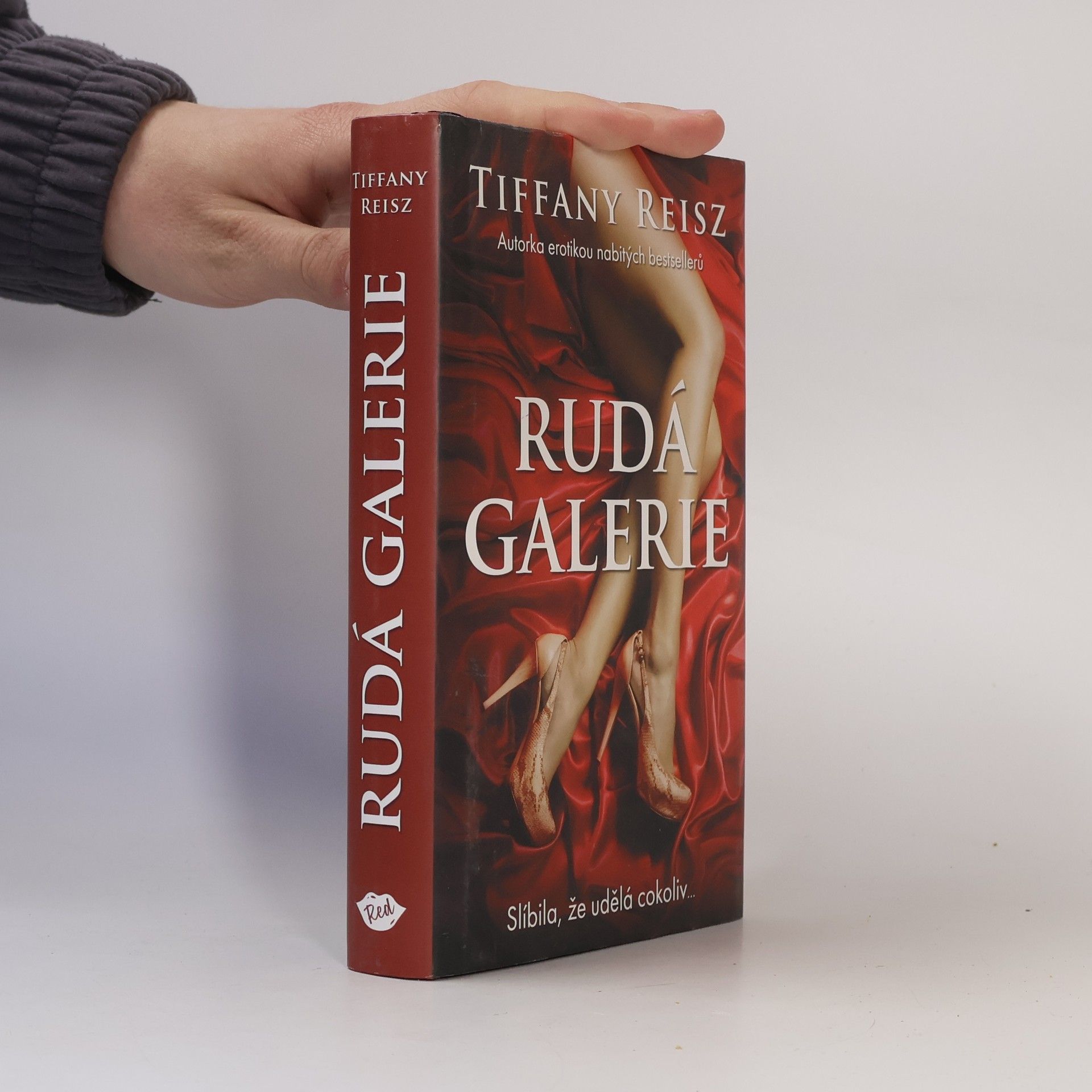 Tiffany Reisz Rudá galerie