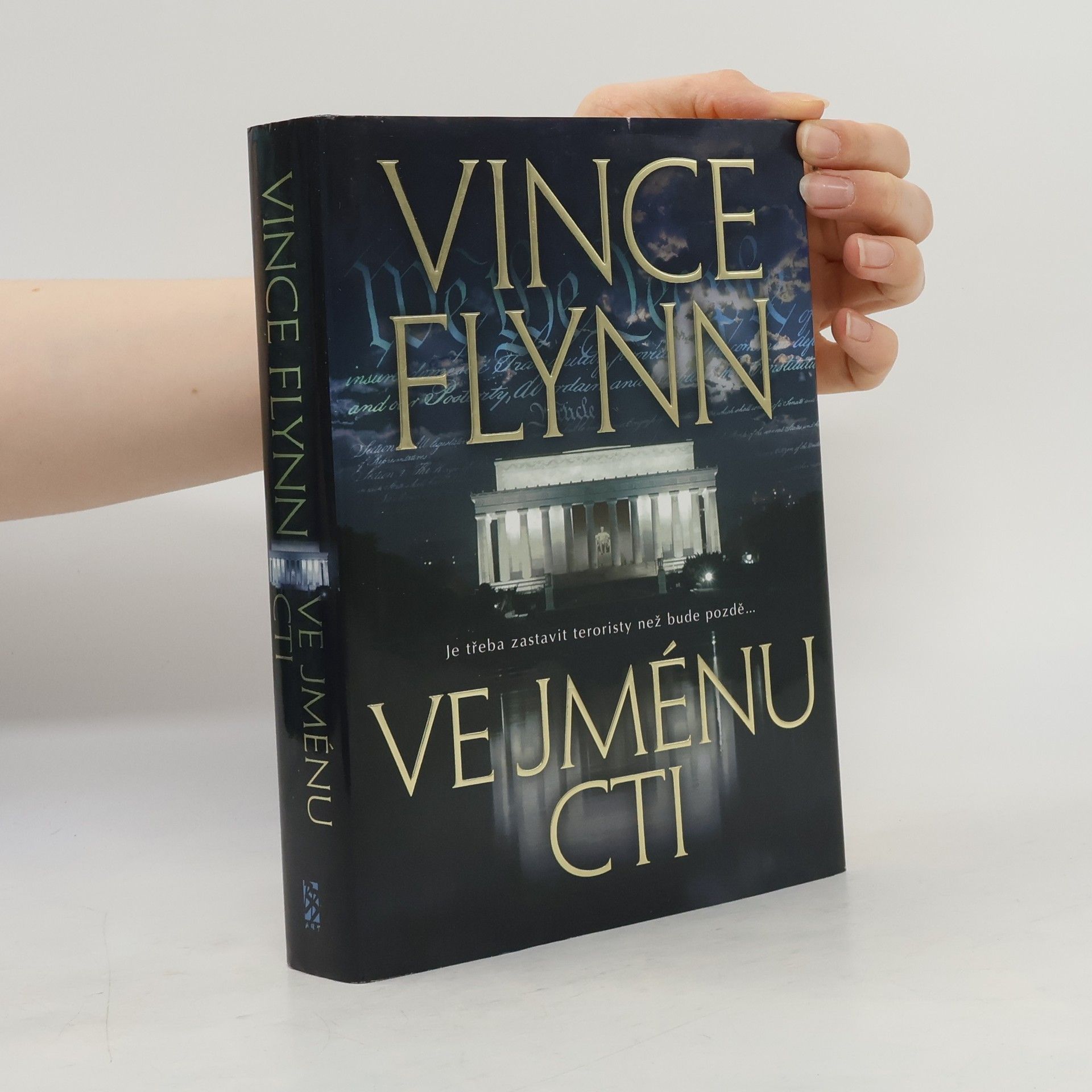 Vince Flynn Ve jménu cti