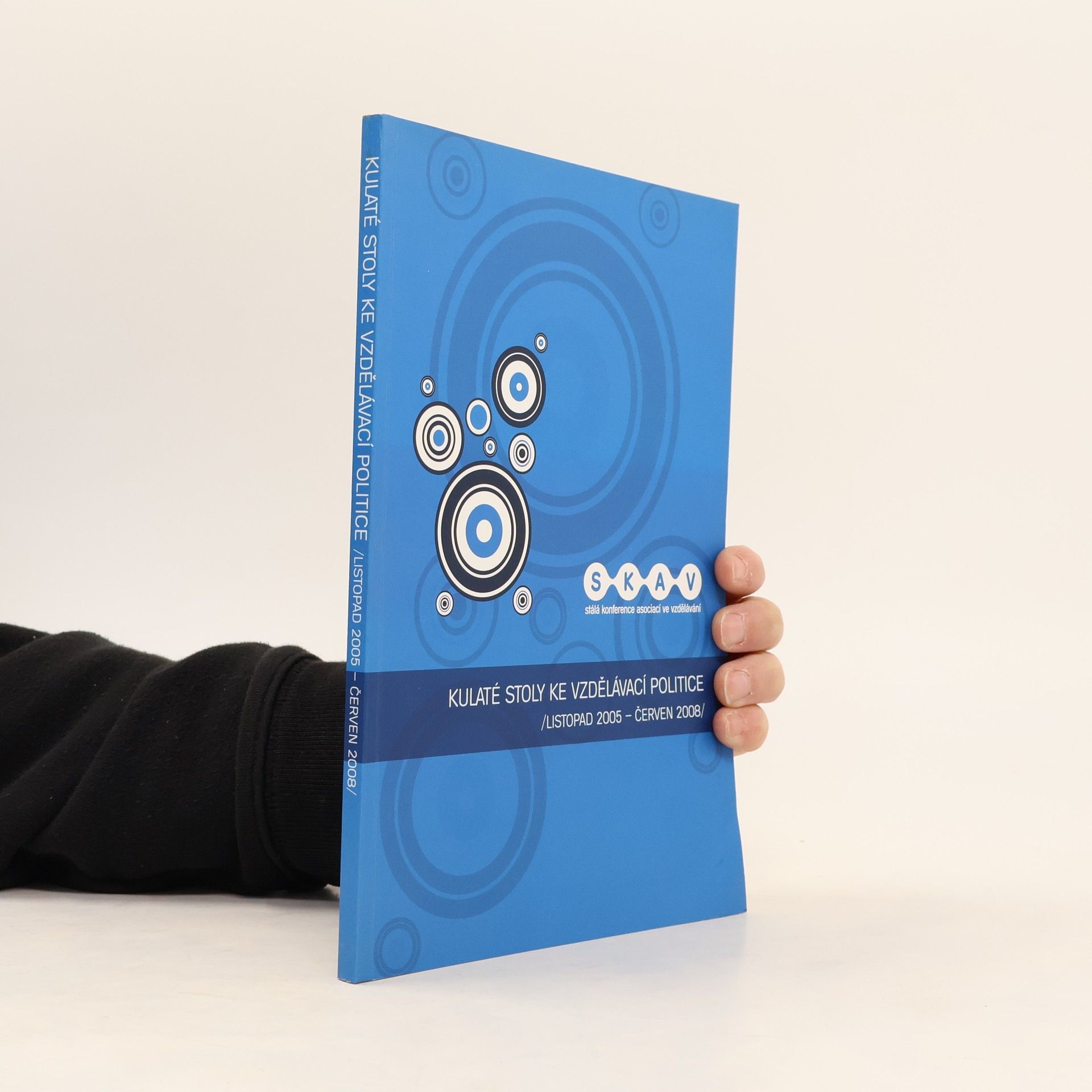 Various authors Kulaté stoly ke vzdělávací politice